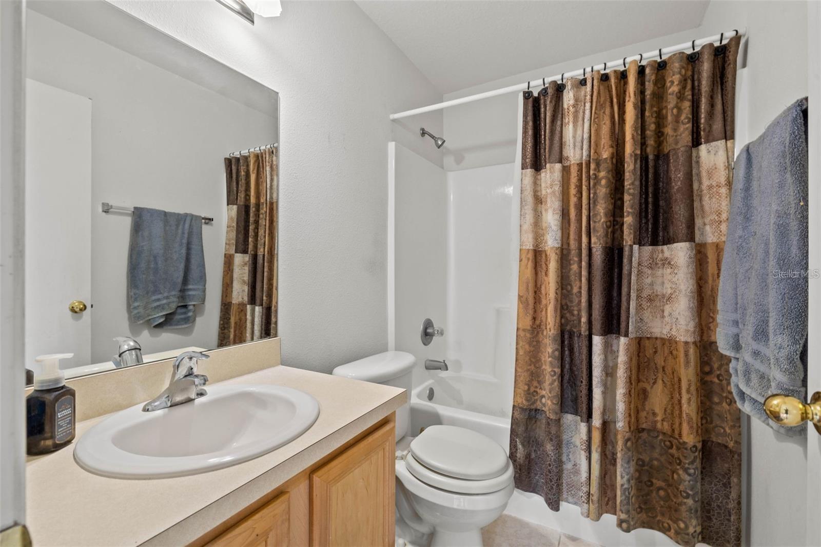 Image 19 of 28 For 2565 Harn Boulevard 1