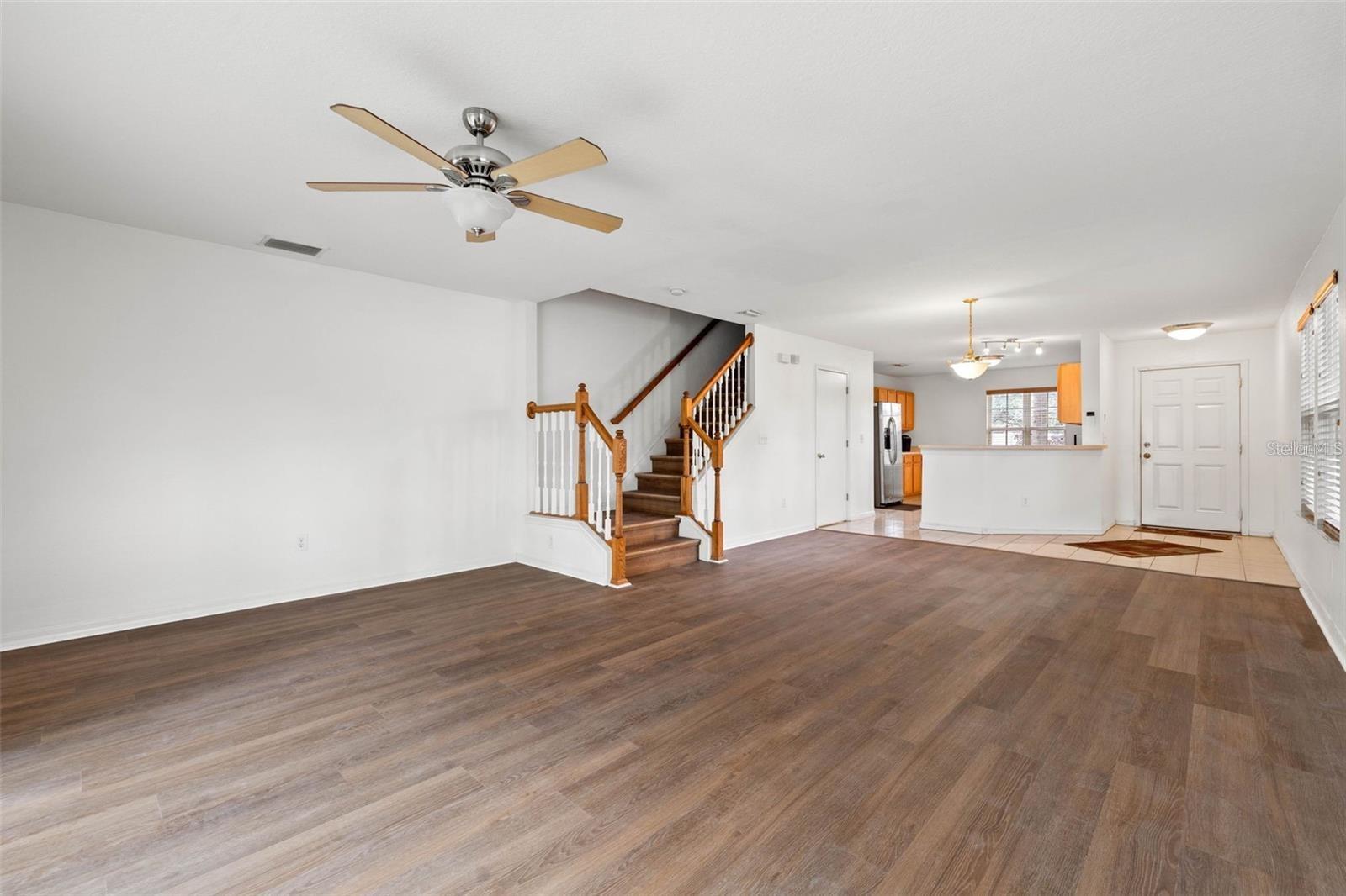 Image 6 of 28 For 2565 Harn Boulevard 1