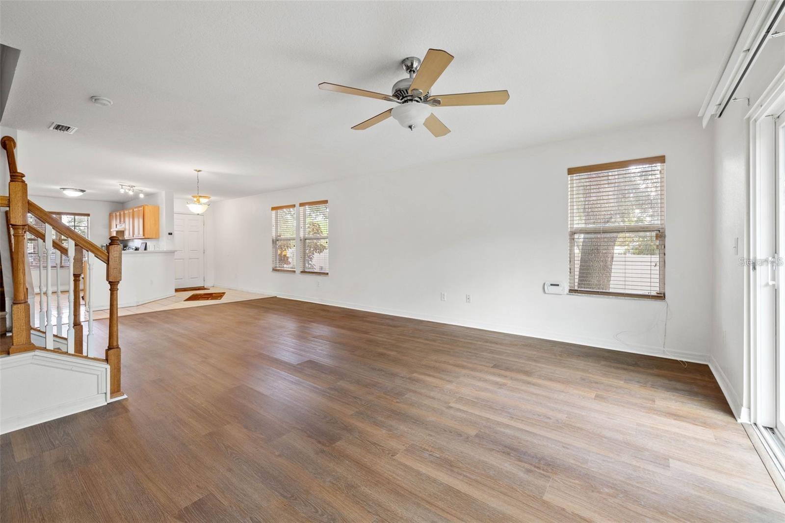 Image 7 of 28 For 2565 Harn Boulevard 1