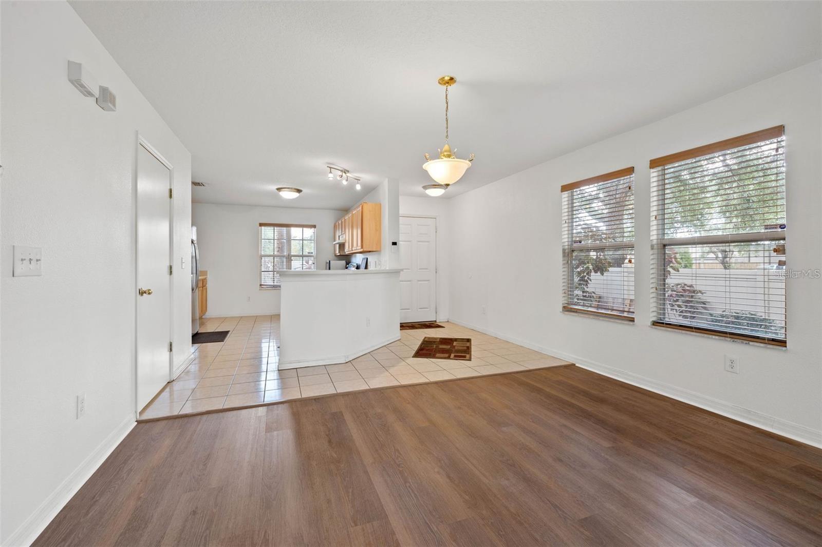 Image 8 of 28 For 2565 Harn Boulevard 1