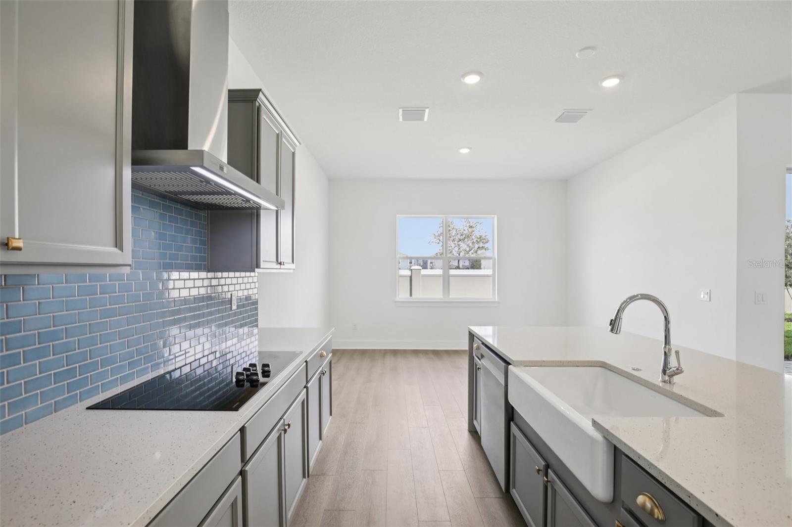 Image 12 of 46 For 8218 Golden Beach Court