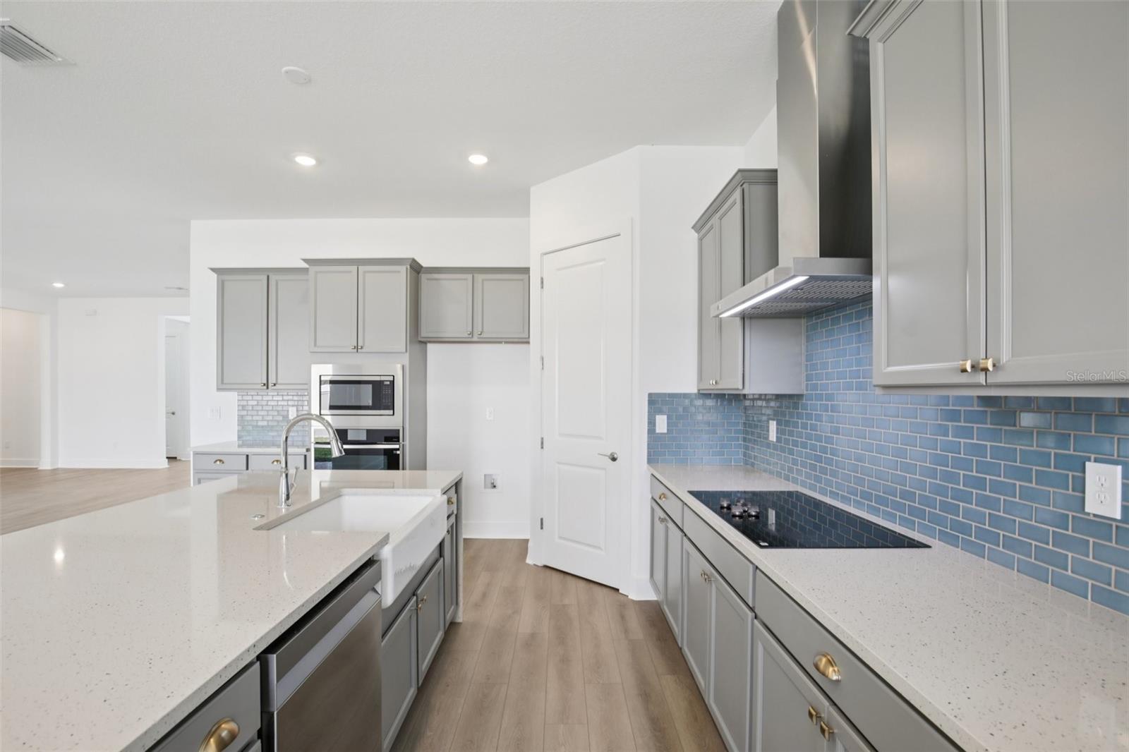 Image 15 of 46 For 8218 Golden Beach Court