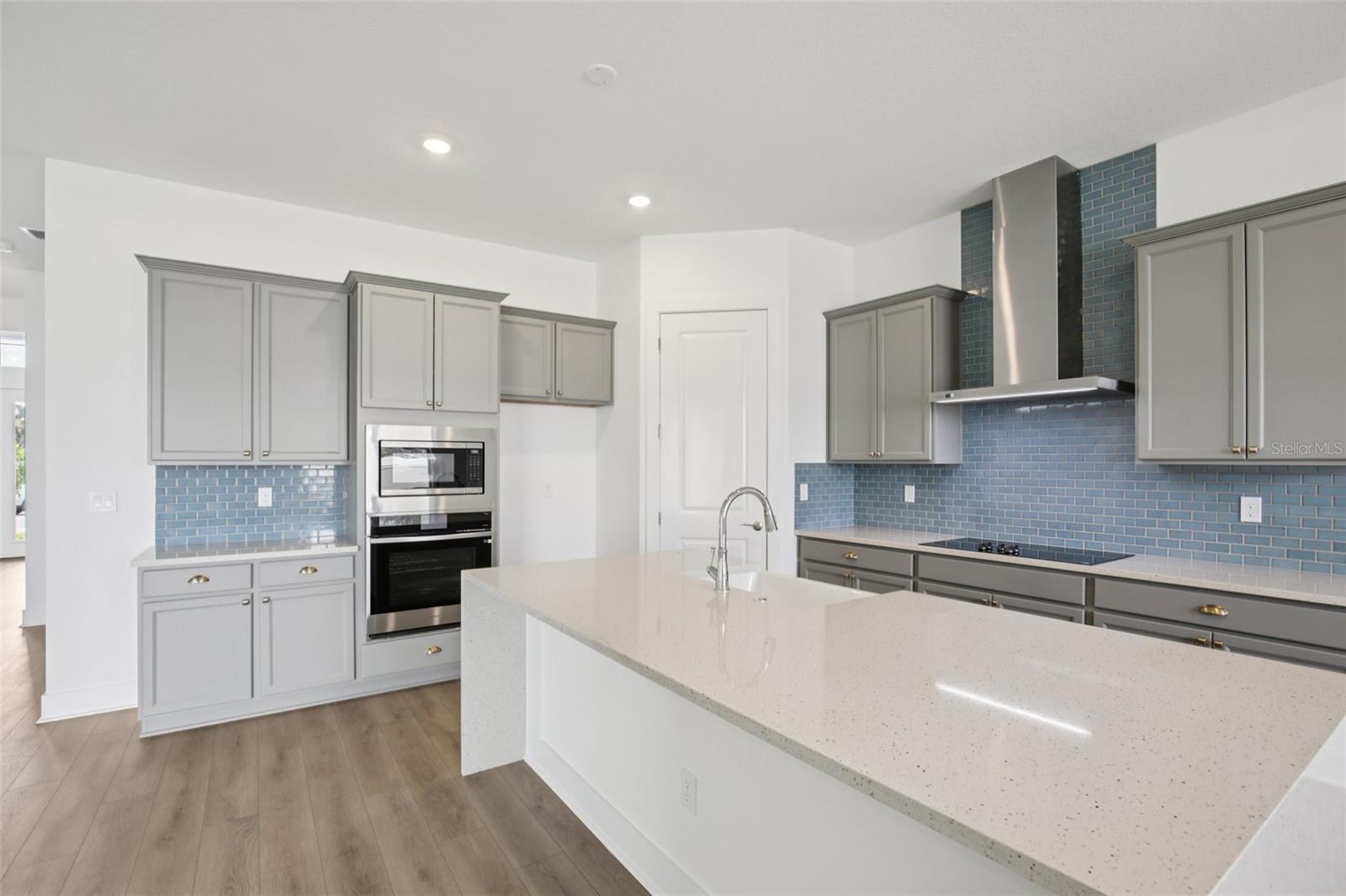 Image 17 of 46 For 8218 Golden Beach Court