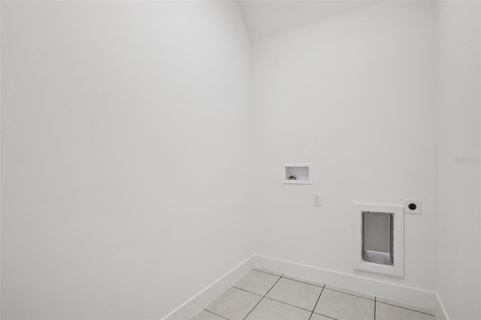 Image 34 of 46 For 8218 Golden Beach Court