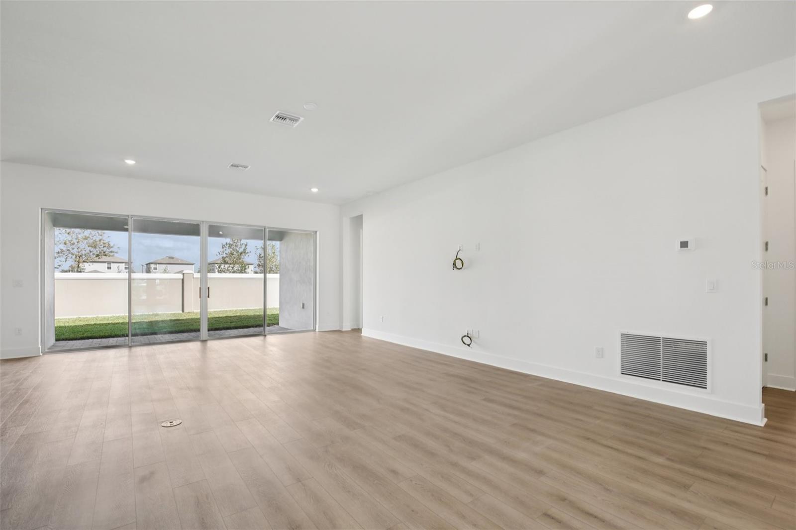 Image 9 of 46 For 8218 Golden Beach Court