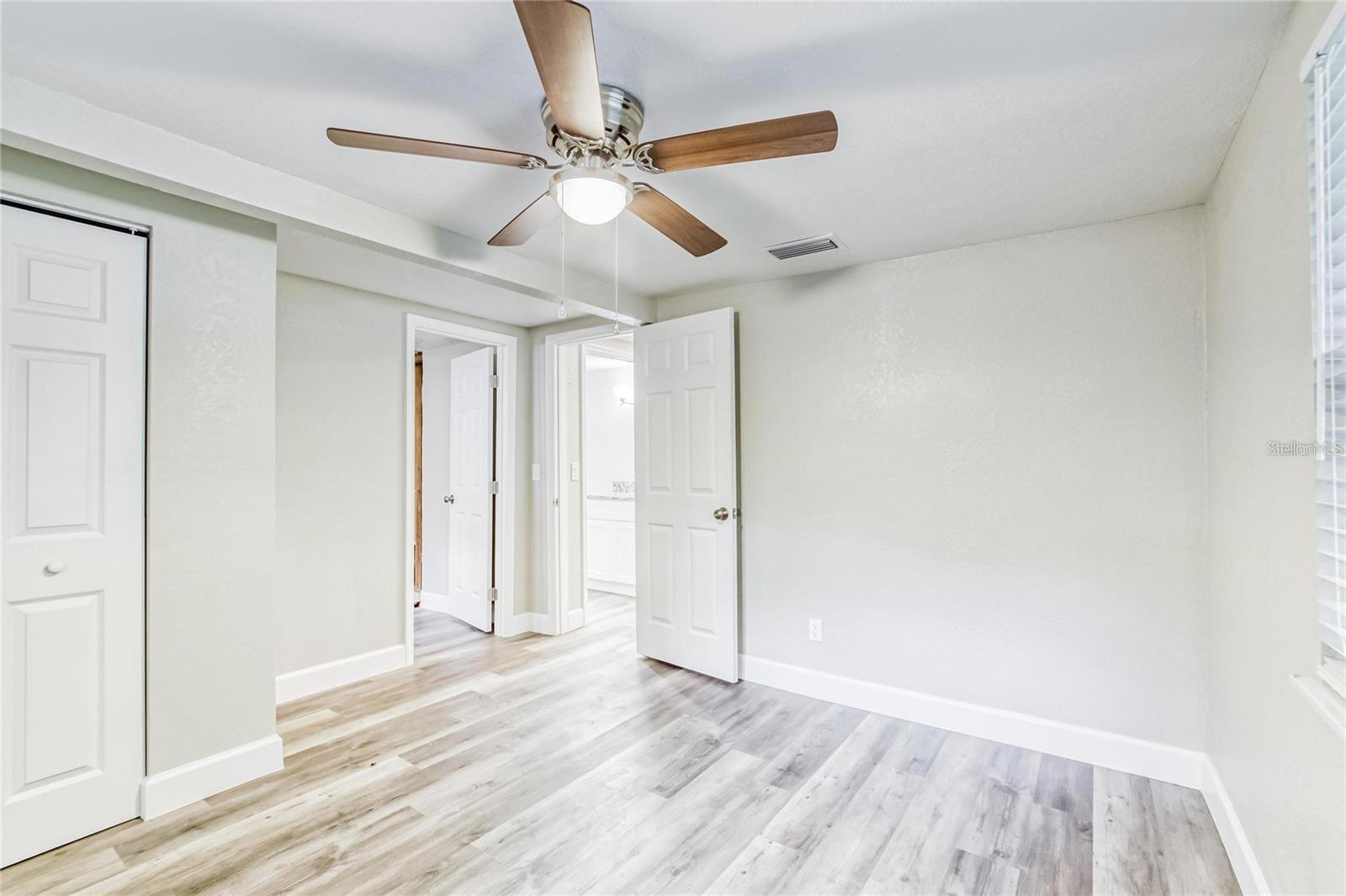 Image 5 of 21 For 5320 Cherry Avenue