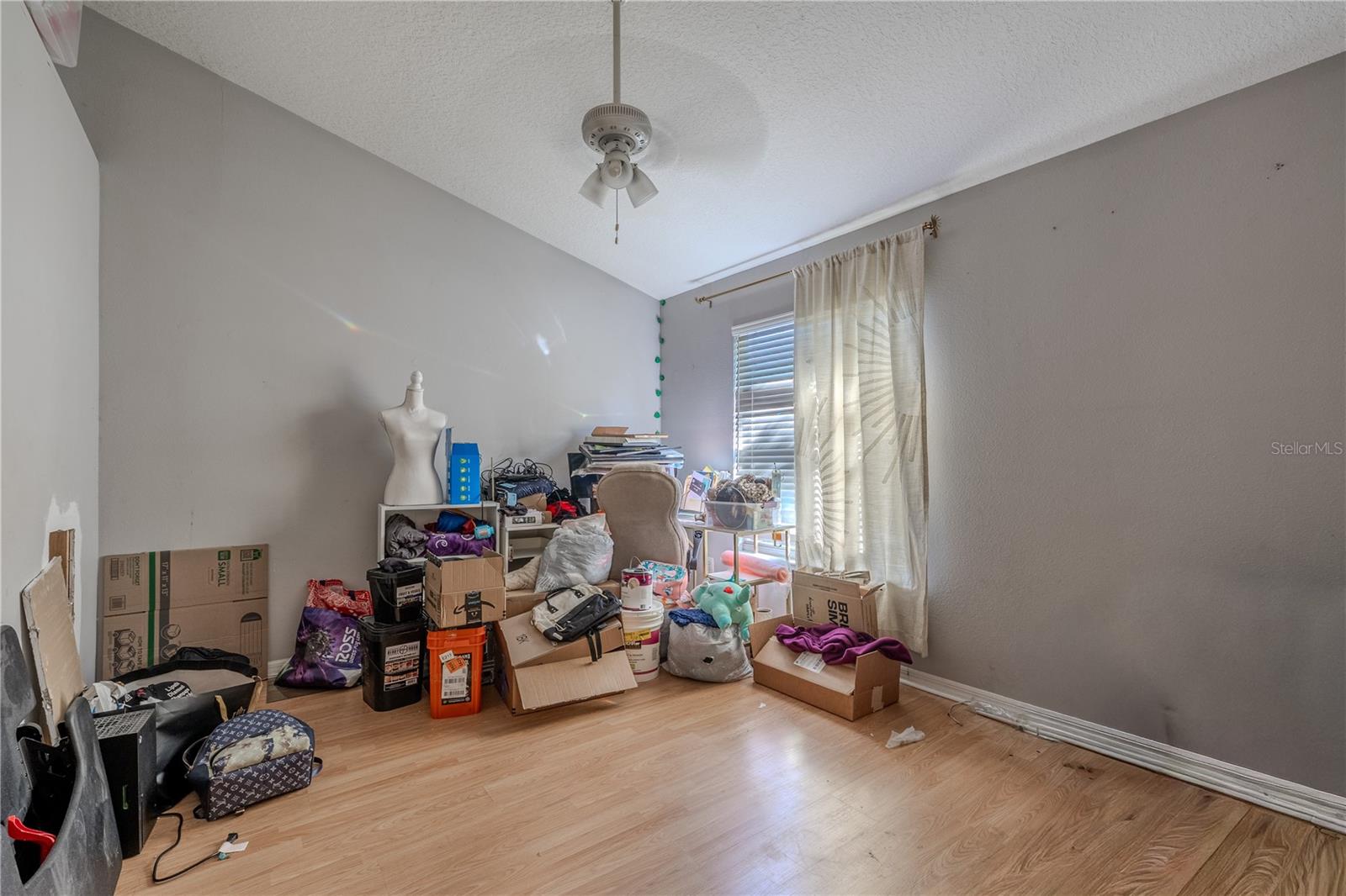 Image 13 of 27 For 12245 Country White Circle