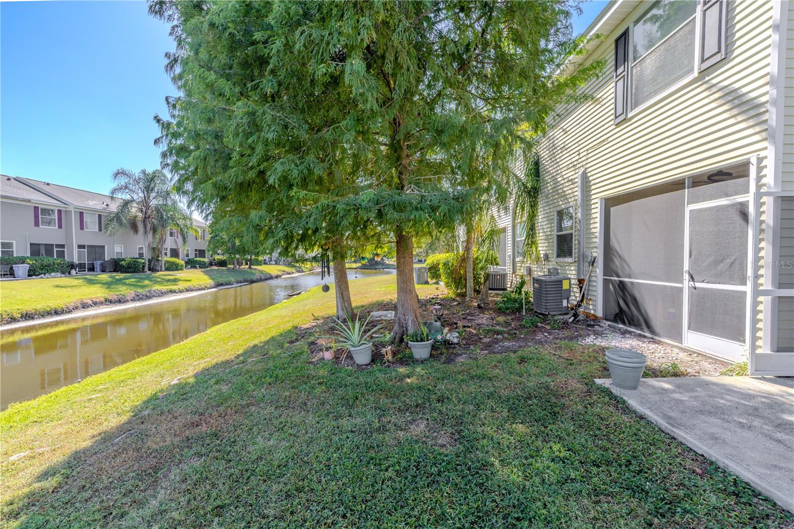 Image 16 of 27 For 12245 Country White Circle