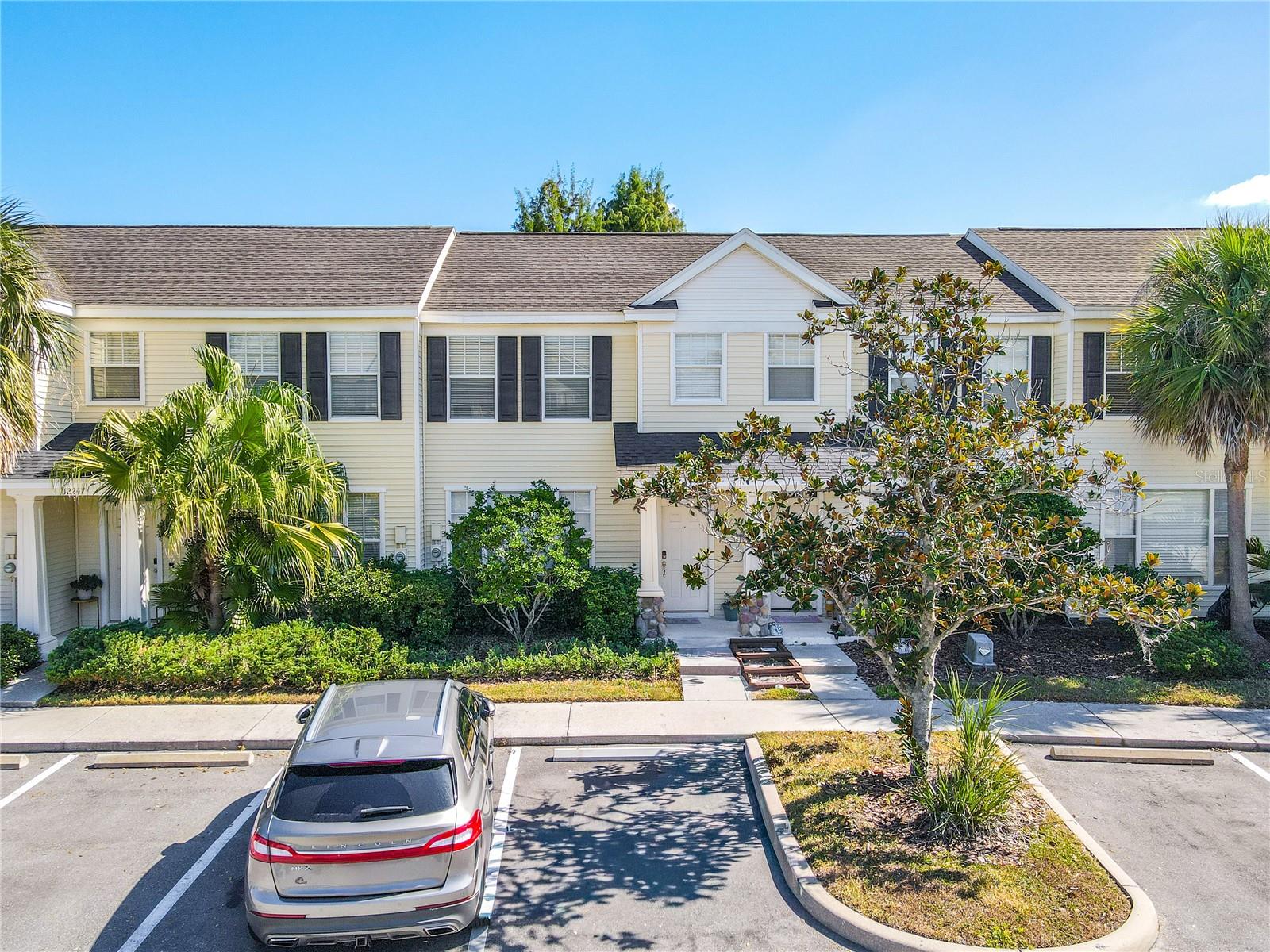 Image 18 of 27 For 12245 Country White Circle