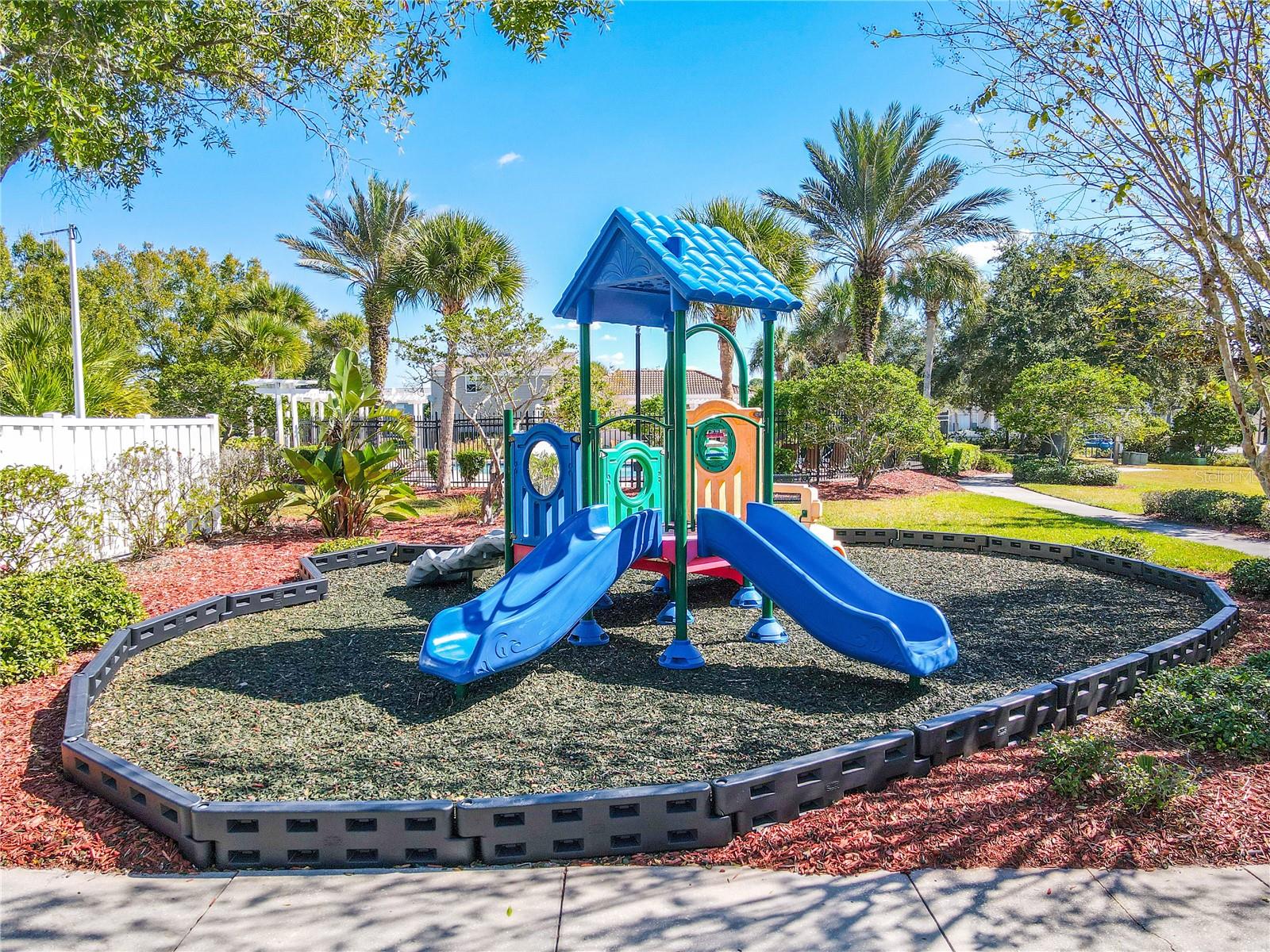 Image 24 of 27 For 12245 Country White Circle