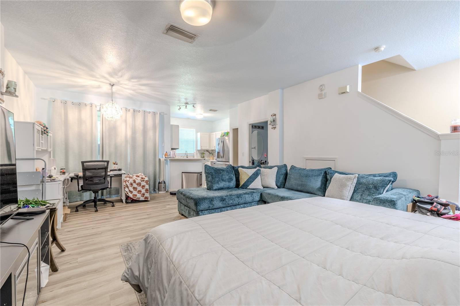 Image 6 of 27 For 12245 Country White Circle