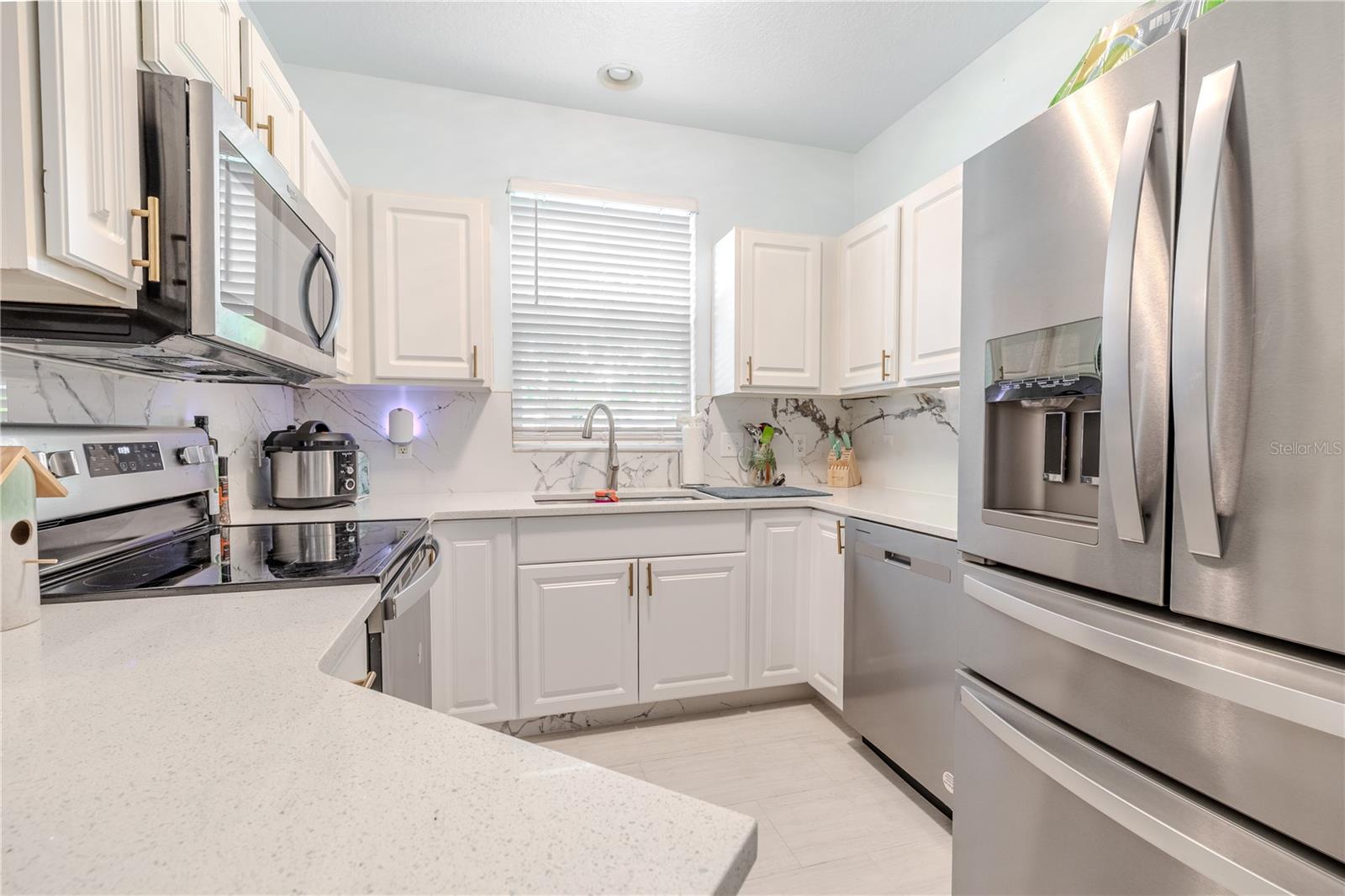 Image 9 of 27 For 12245 Country White Circle