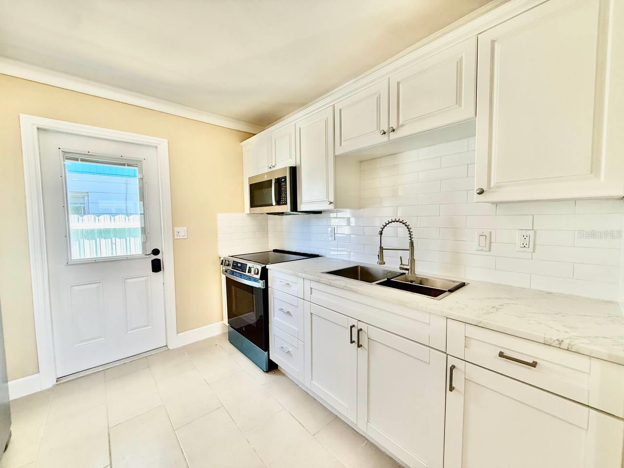 Image 8 of 14 For 151 148th Avenue E 2