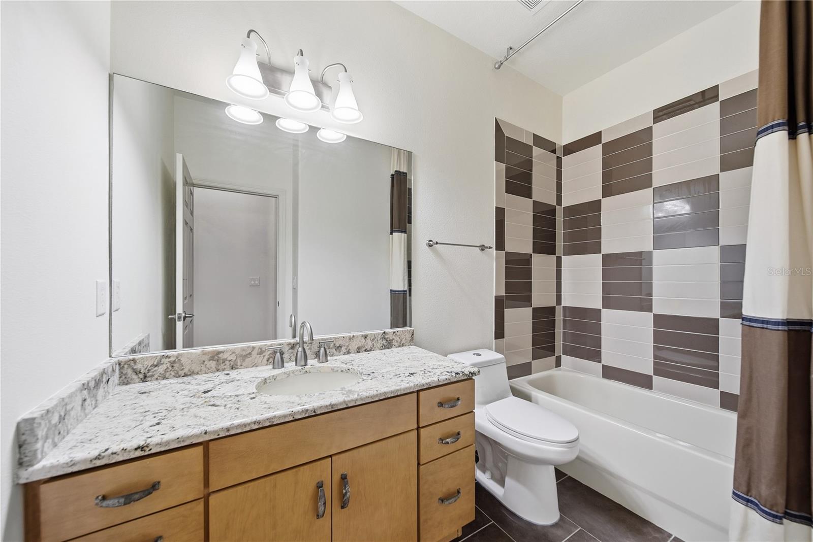 Image 36 of 46 For 19238 Climbing Aster Drive