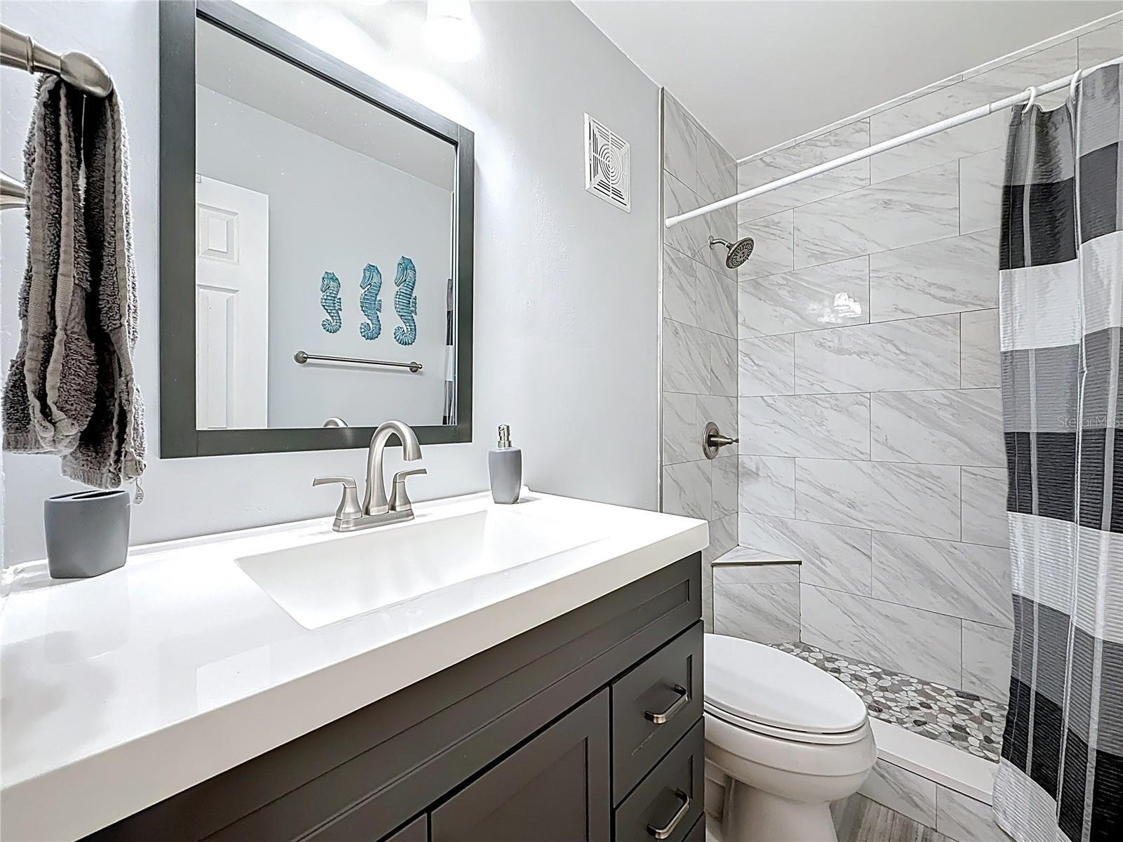 Listing photo id 27 for 5267 81st St N  26