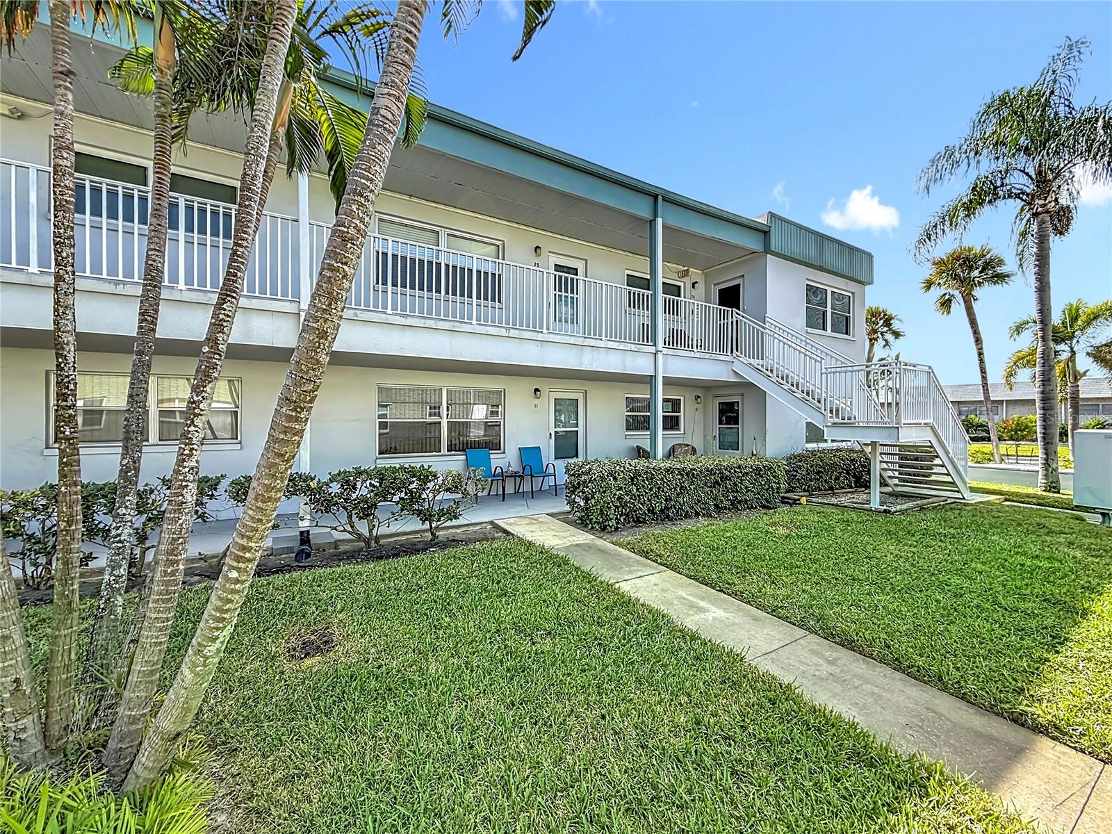 Listing photo id 40 for 5267 81st St N  26