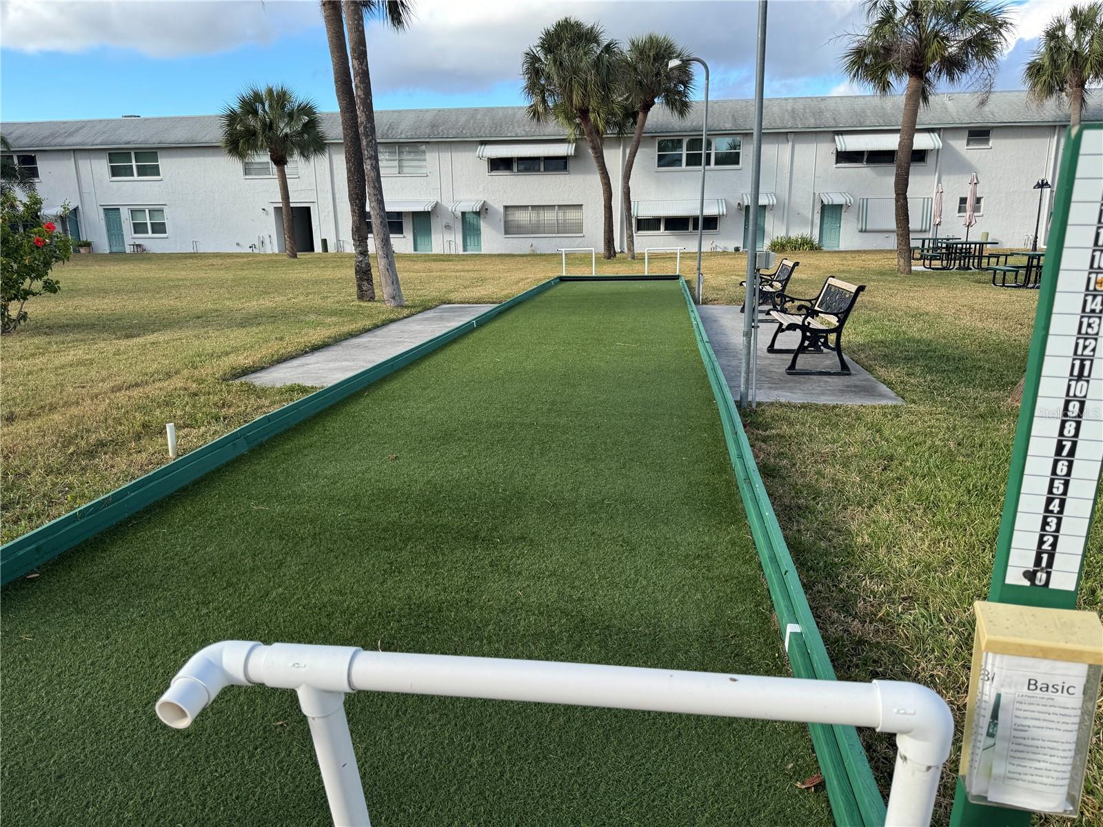 Listing photo id 59 for 5267 81st St N  26