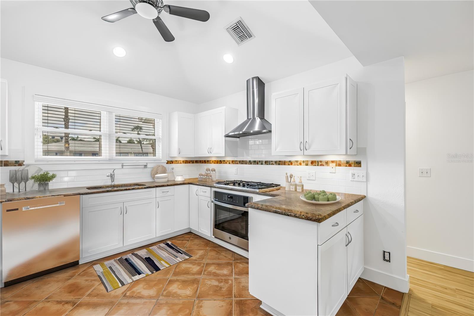 Image 11 of 41 For 2605 Pass A Grille Way