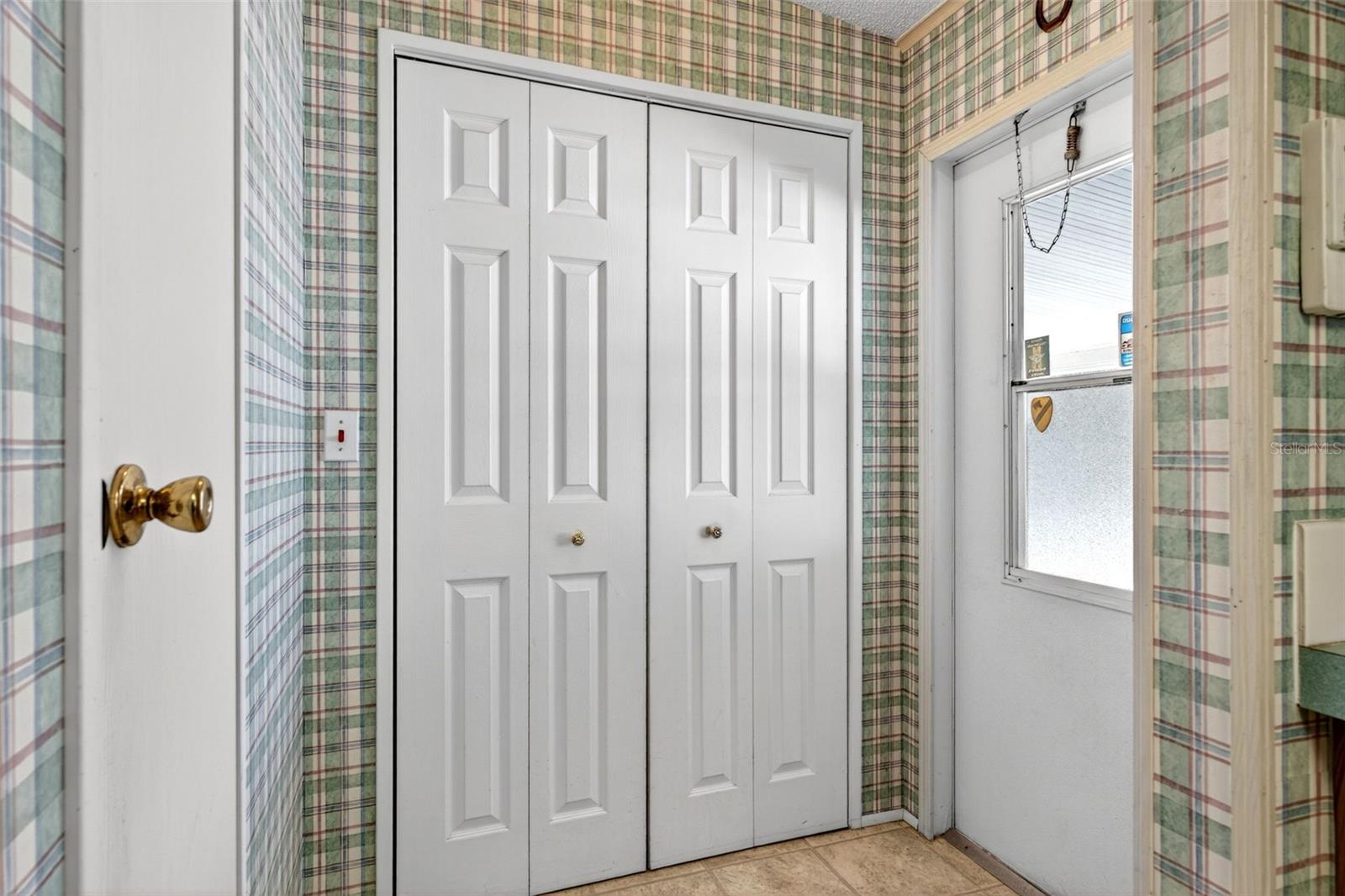 Image 14 of 47 For 8046 Highpoint Boulevard