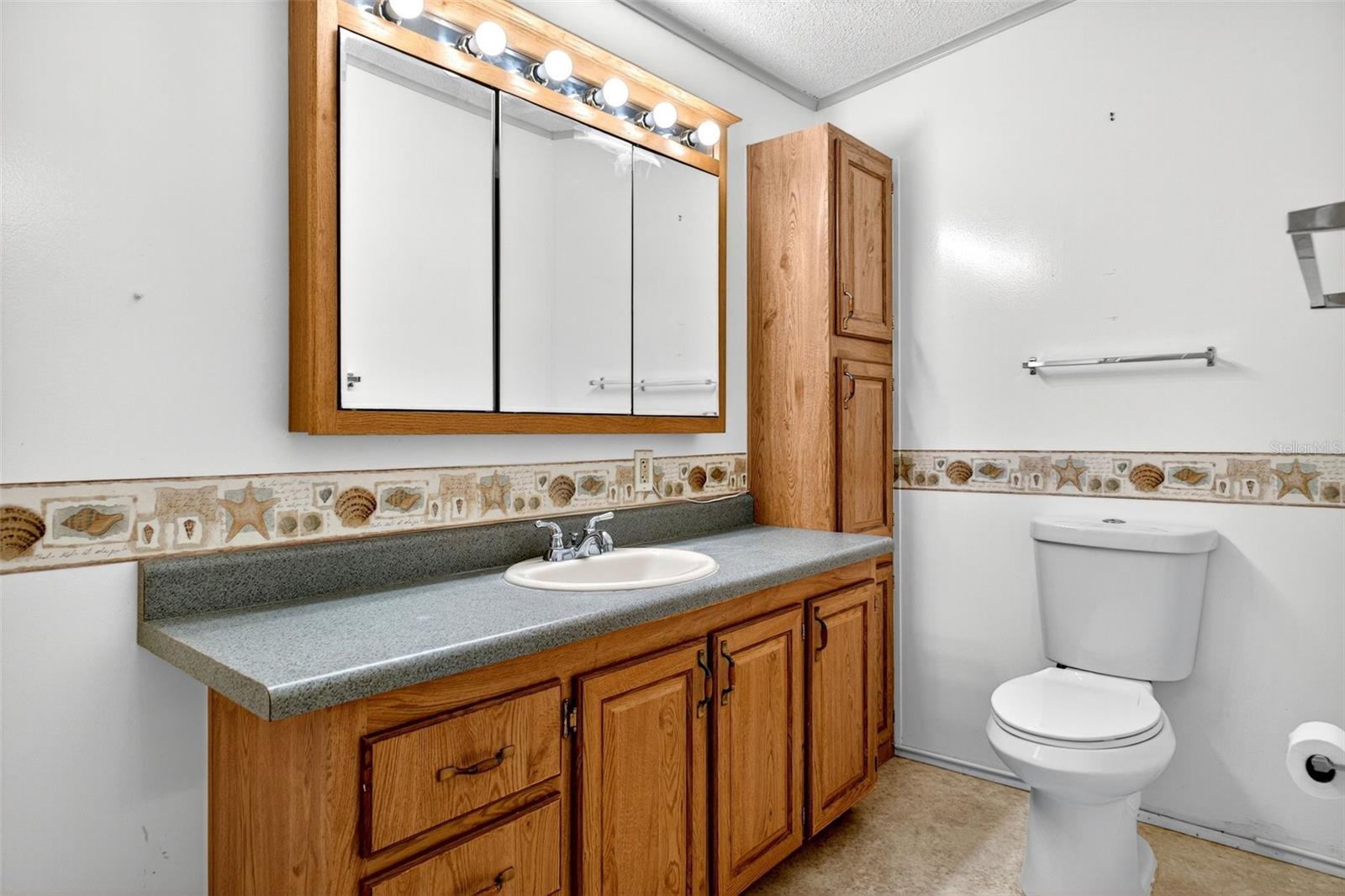 Image 18 of 47 For 8046 Highpoint Boulevard