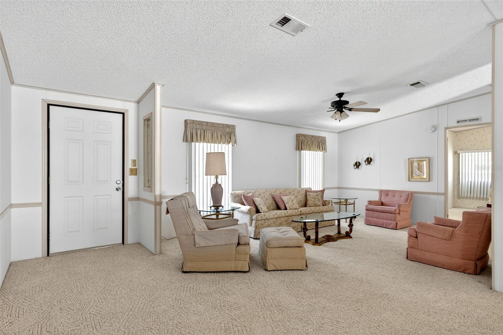 Image 7 of 47 For 8046 Highpoint Boulevard