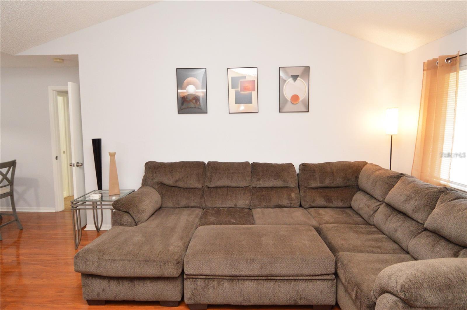 Image 20 of 100 For 10263 Gandy Boulevard N 108(furnis