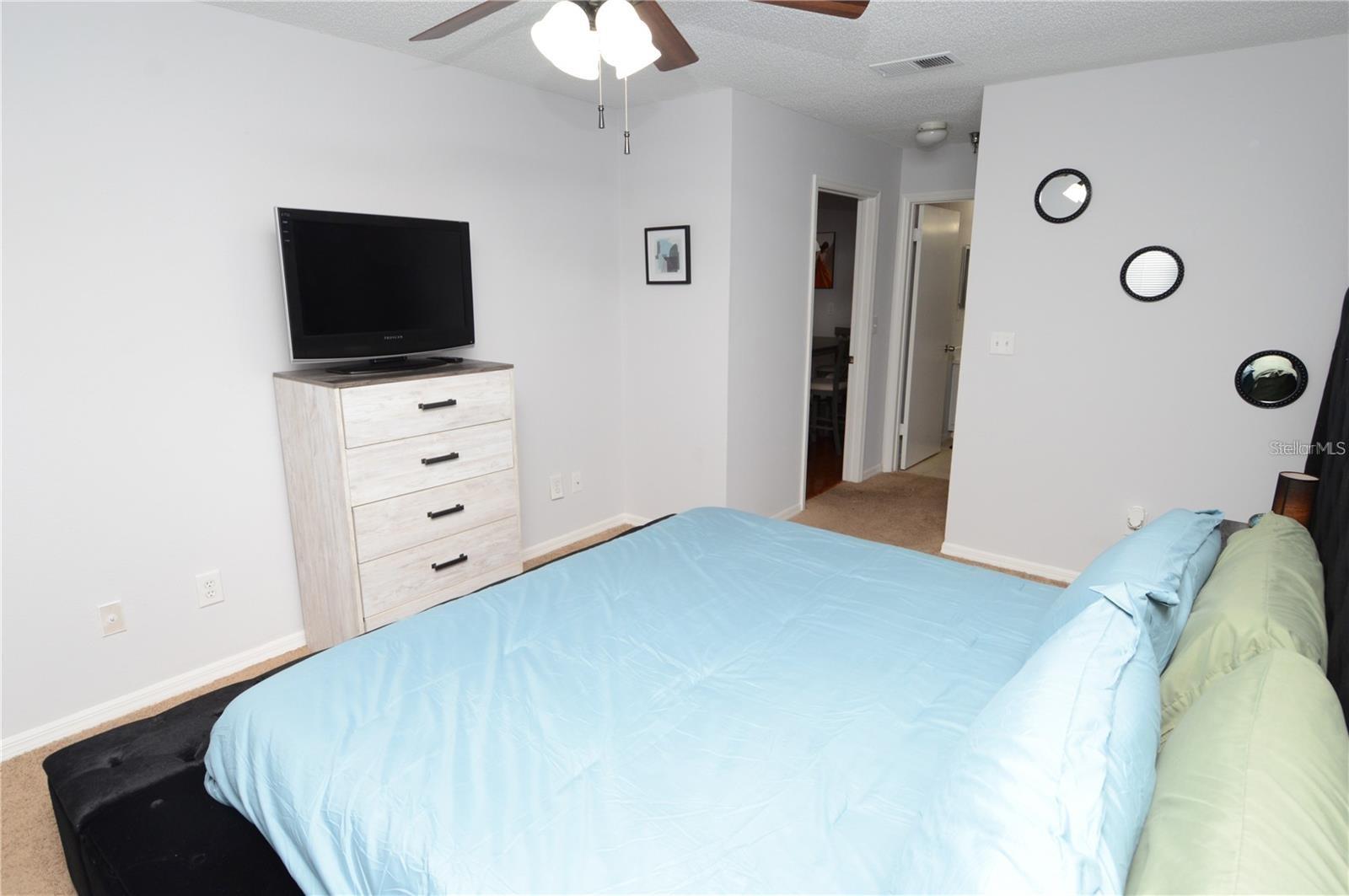 Image 24 of 100 For 10263 Gandy Boulevard N 108(furnis