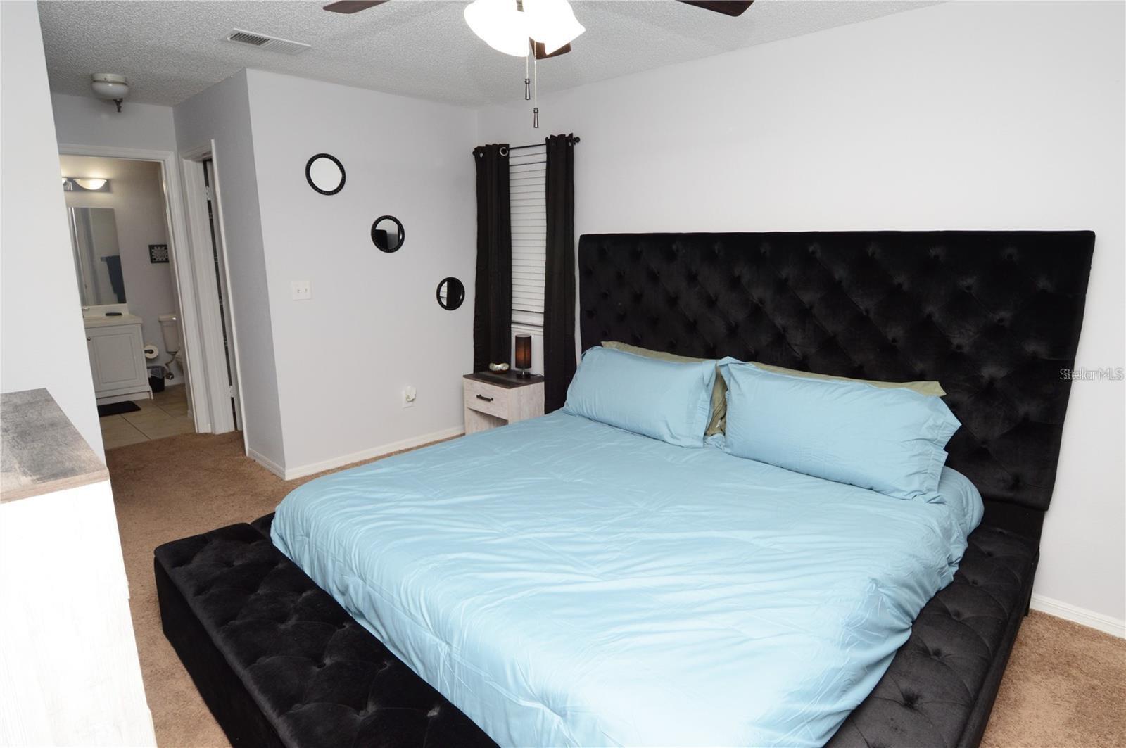 Image 26 of 100 For 10263 Gandy Boulevard N 108(furnis