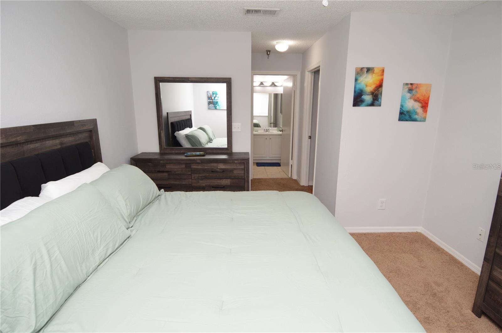 Image 38 of 100 For 10263 Gandy Boulevard N 108(furnis