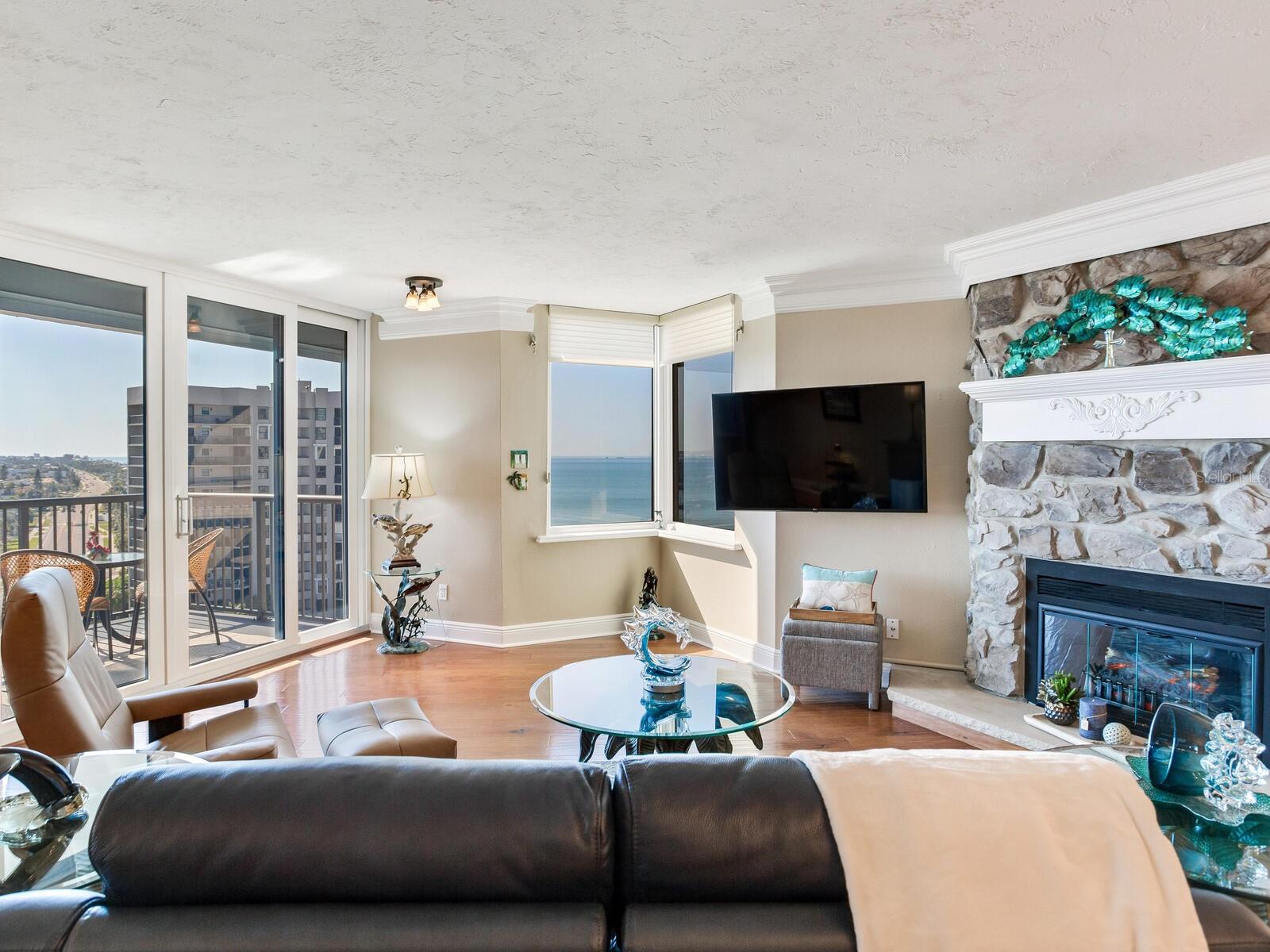 Image 10 of 79 For 1600 Gulf Boulevard 1018