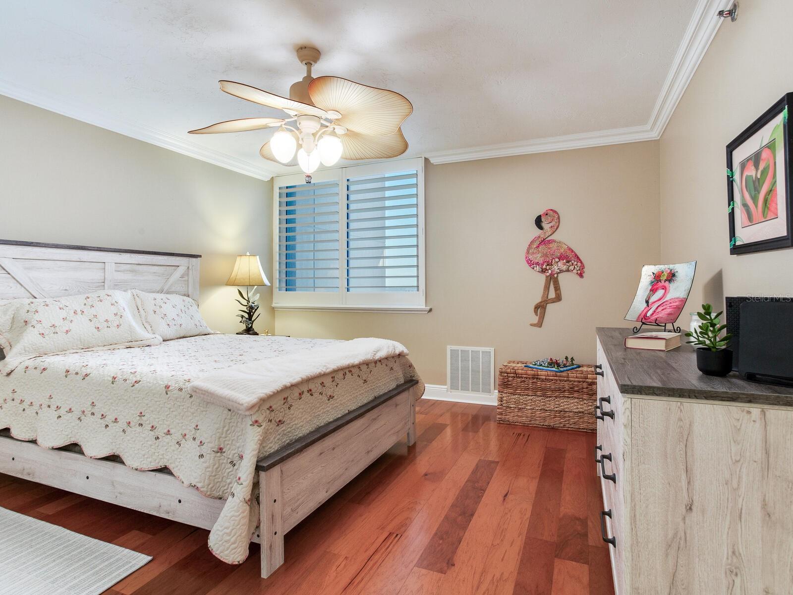 Image 23 of 79 For 1600 Gulf Boulevard 1018