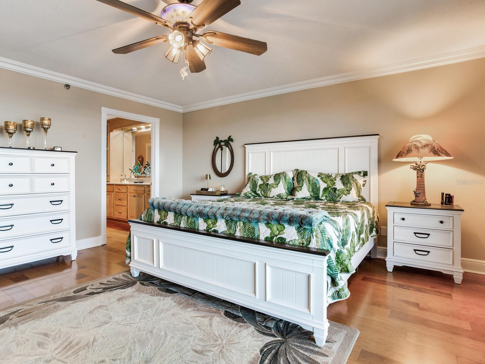 Image 37 of 79 For 1600 Gulf Boulevard 1018