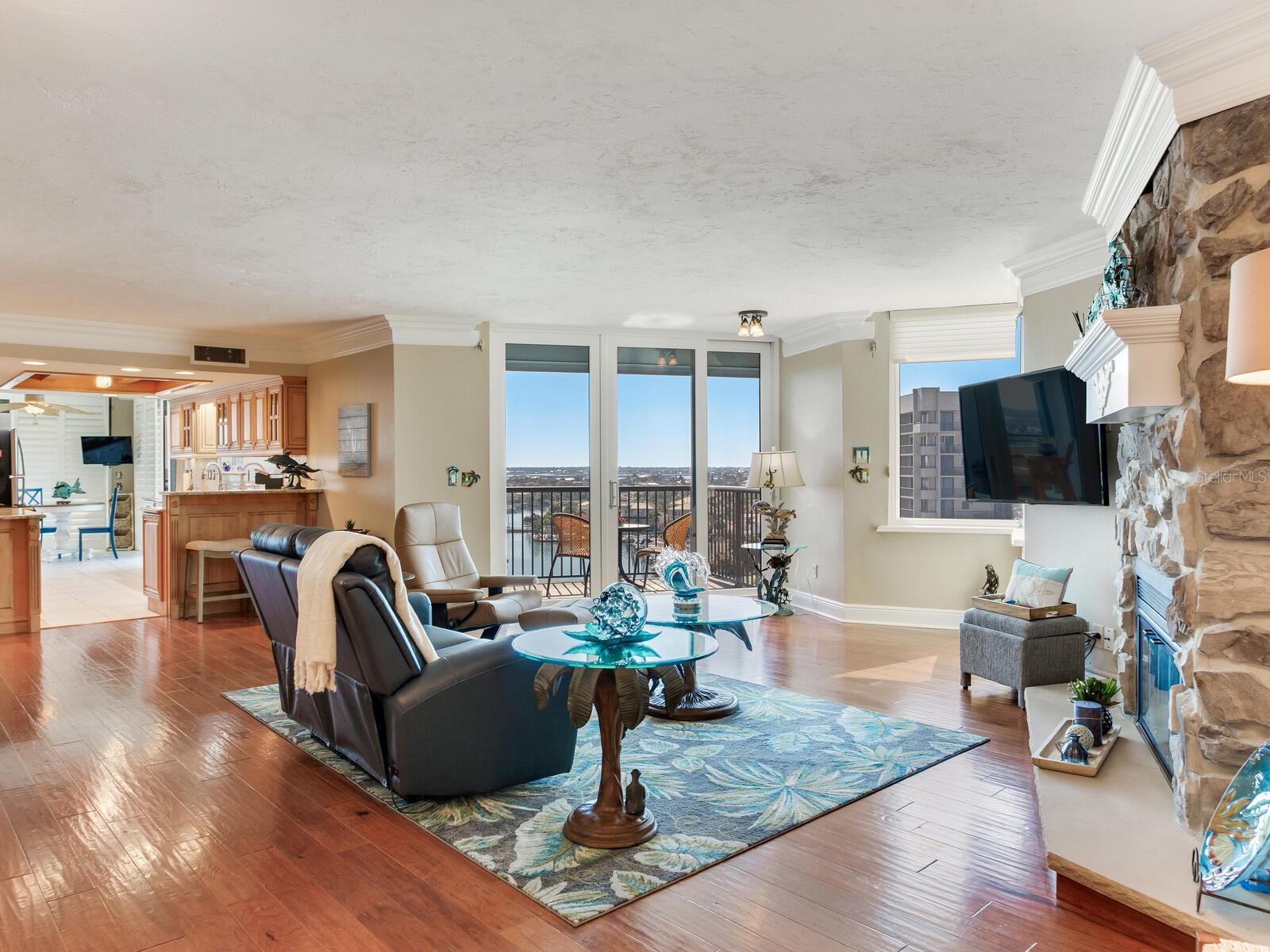 Image 4 of 79 For 1600 Gulf Boulevard 1018