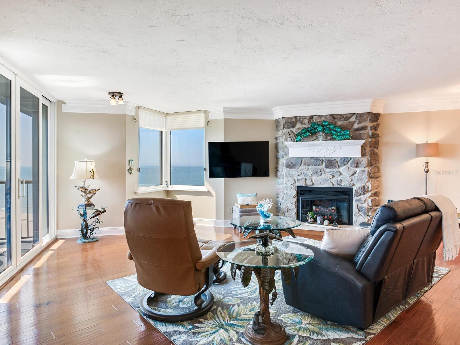 Image 9 of 79 For 1600 Gulf Boulevard 1018