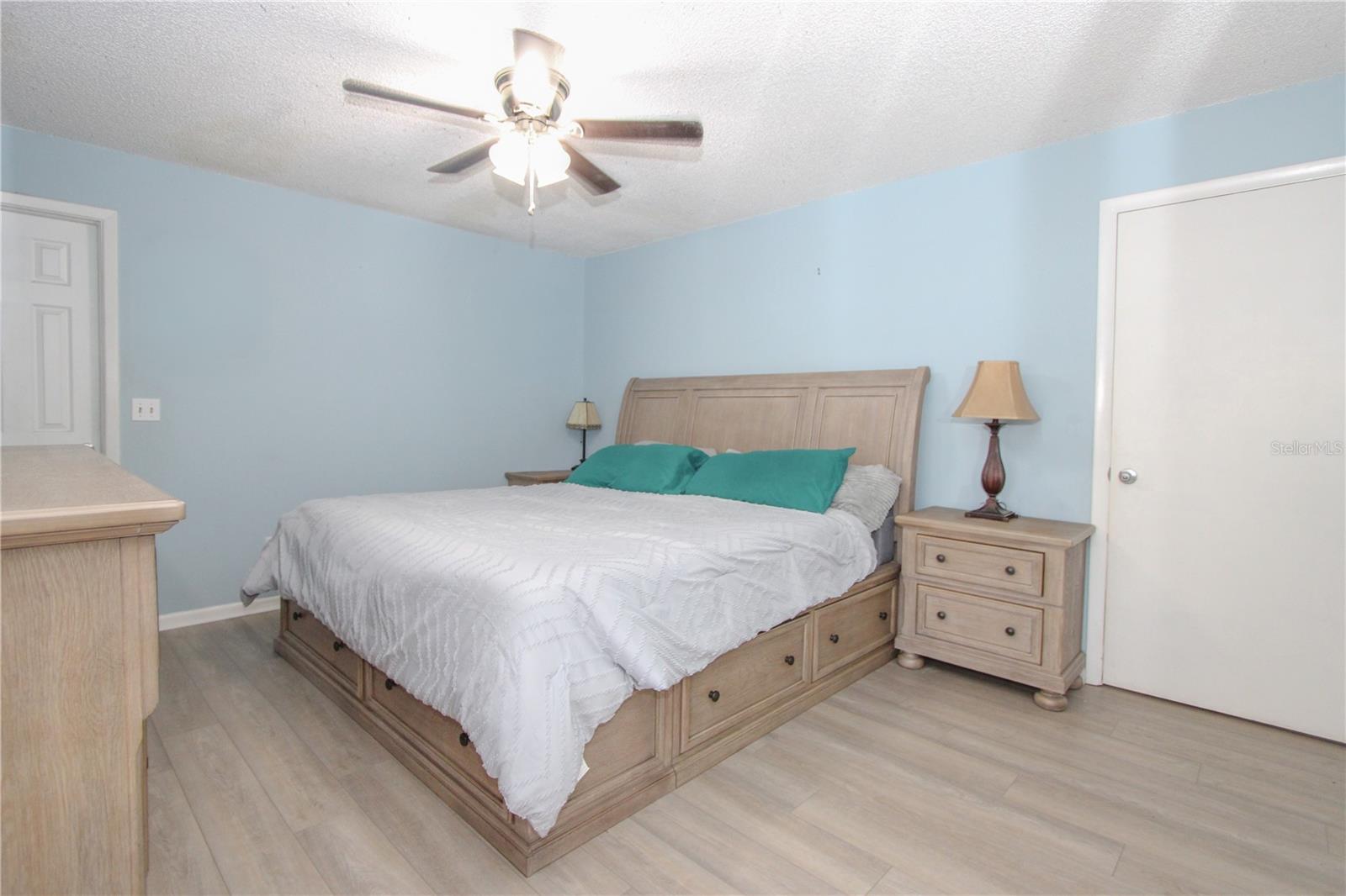 Image 10 of 21 For 925 Mcintosh Circle