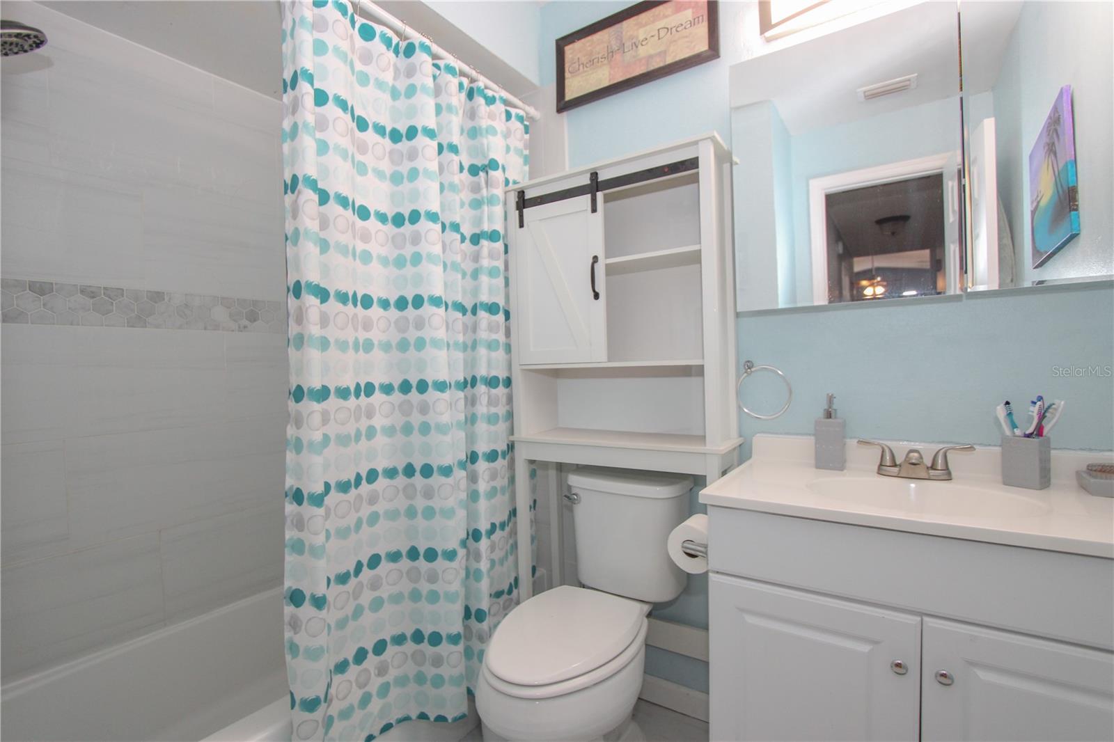 Image 14 of 21 For 925 Mcintosh Circle