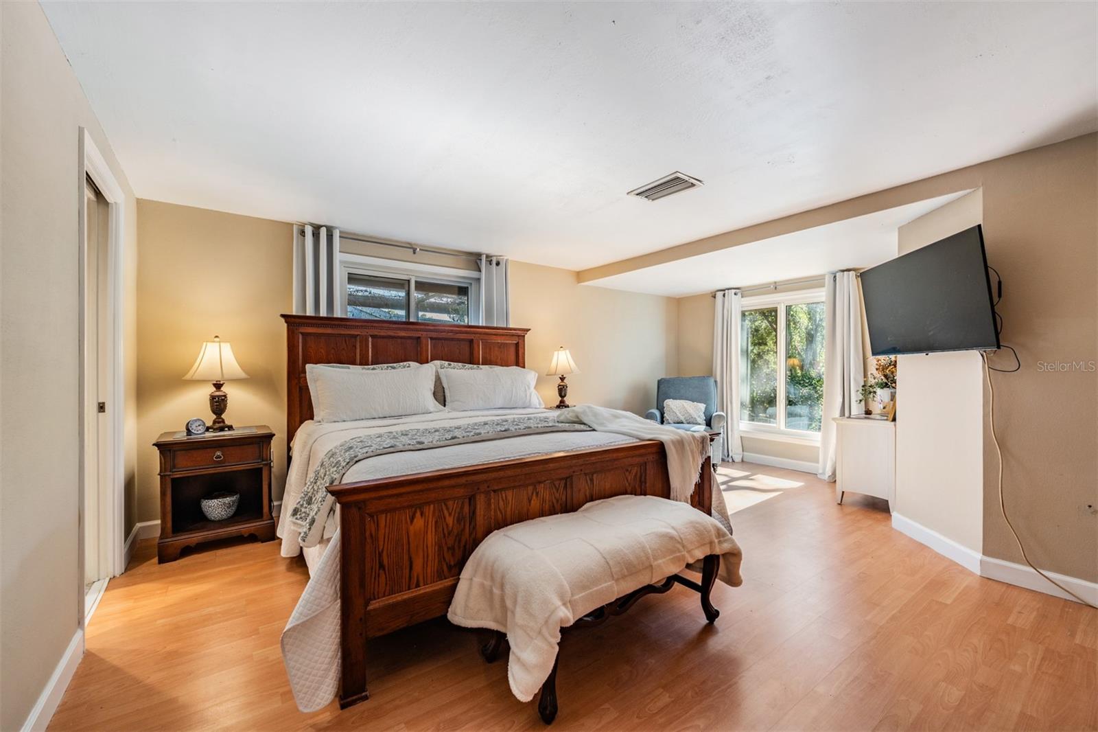 Image 13 of 40 For 1031 Forest Grove Boulevard