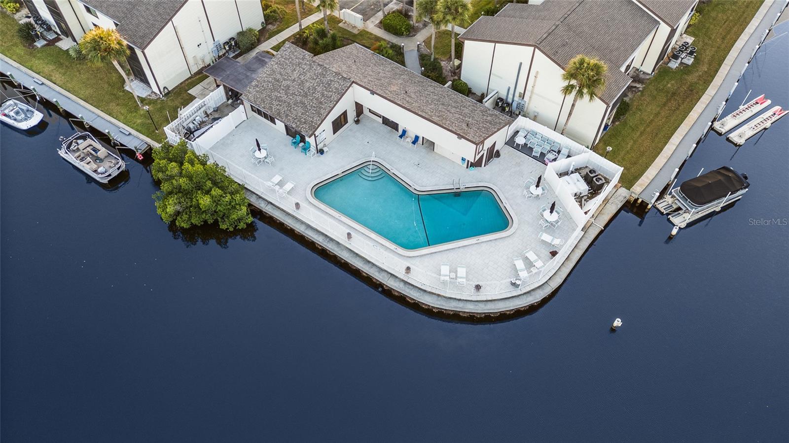 Image 35 of 40 For 332 Moorings Cove Drive 2e