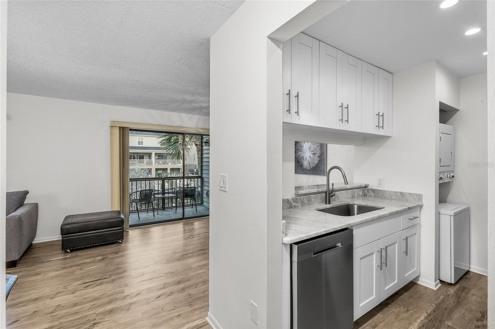 Image 8 of 40 For 332 Moorings Cove Drive 2e