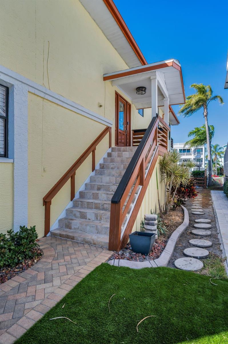 Image 11 of 99 For 6009 Bayway Court