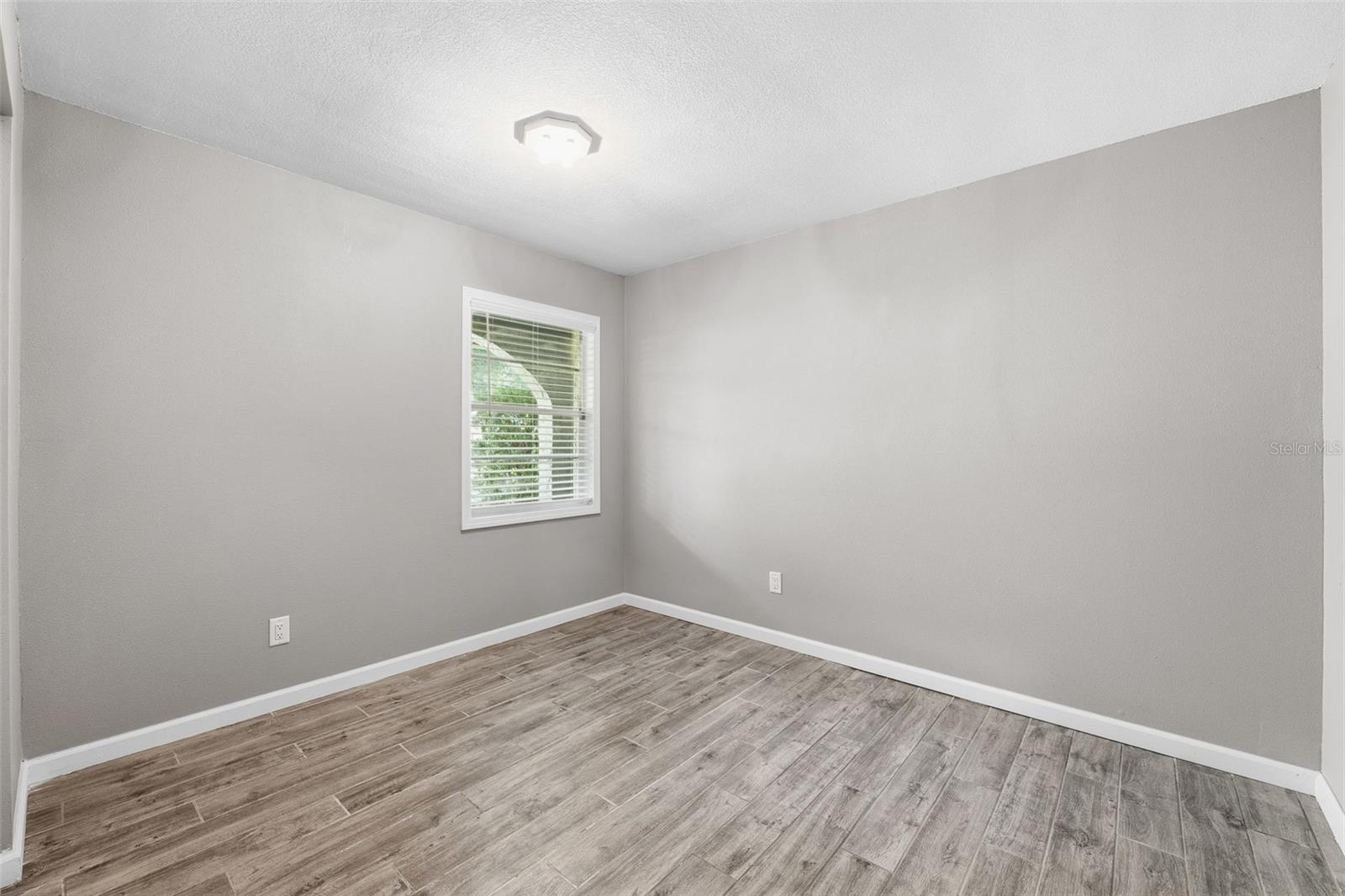 Image 25 of 41 For 12210 State Street