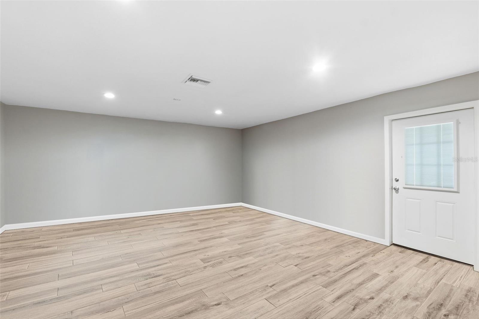 Image 31 of 41 For 12210 State Street