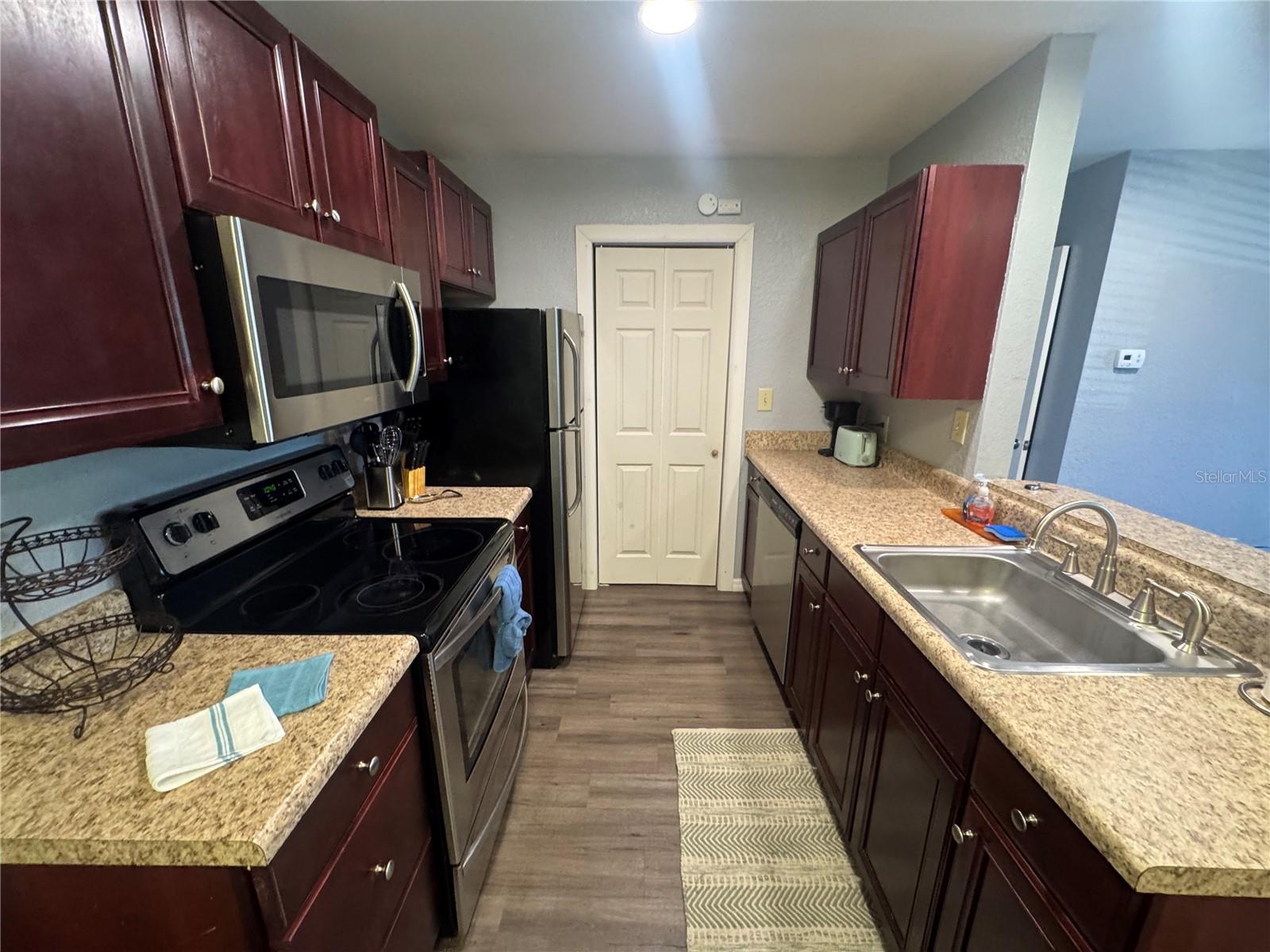 Image 6 of 25 For 10265 Gandy Boulevard N 1001