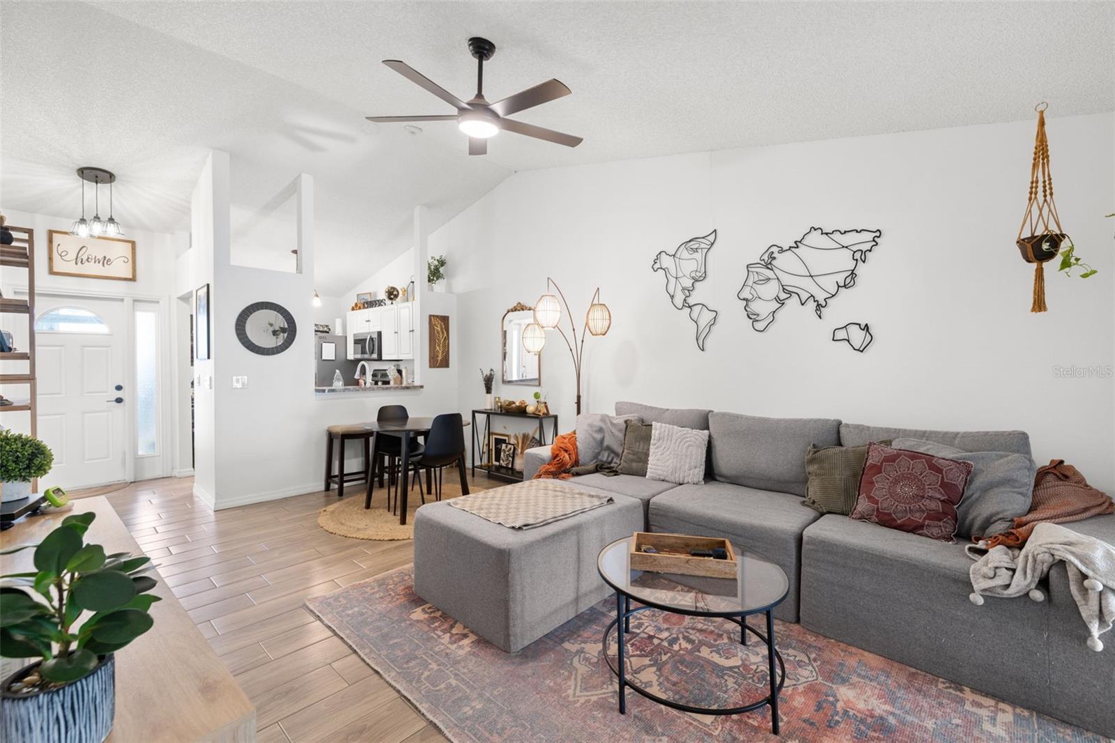 Image 15 of 35 For 245 Petrea Drive