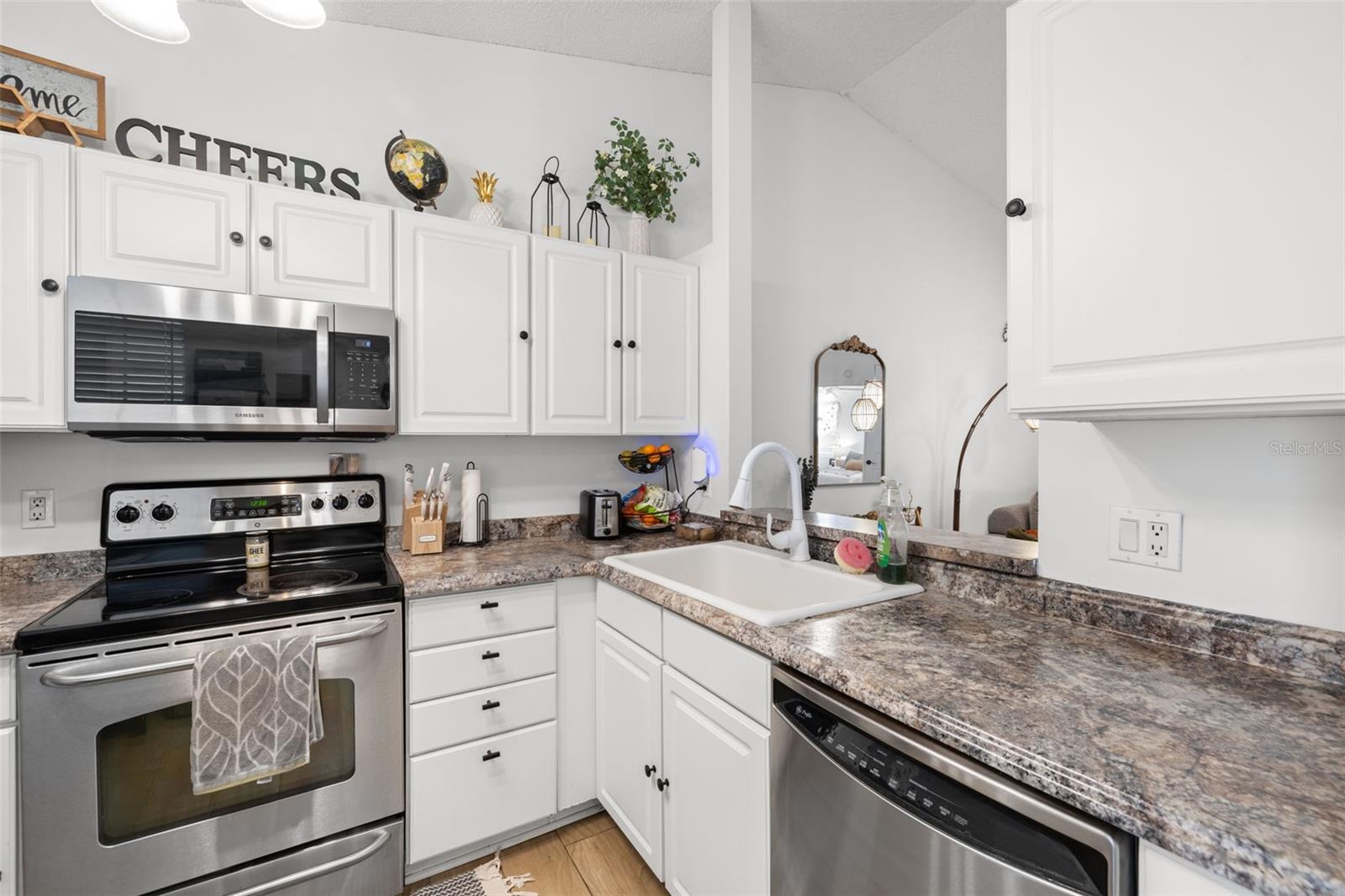 Image 7 of 35 For 245 Petrea Drive