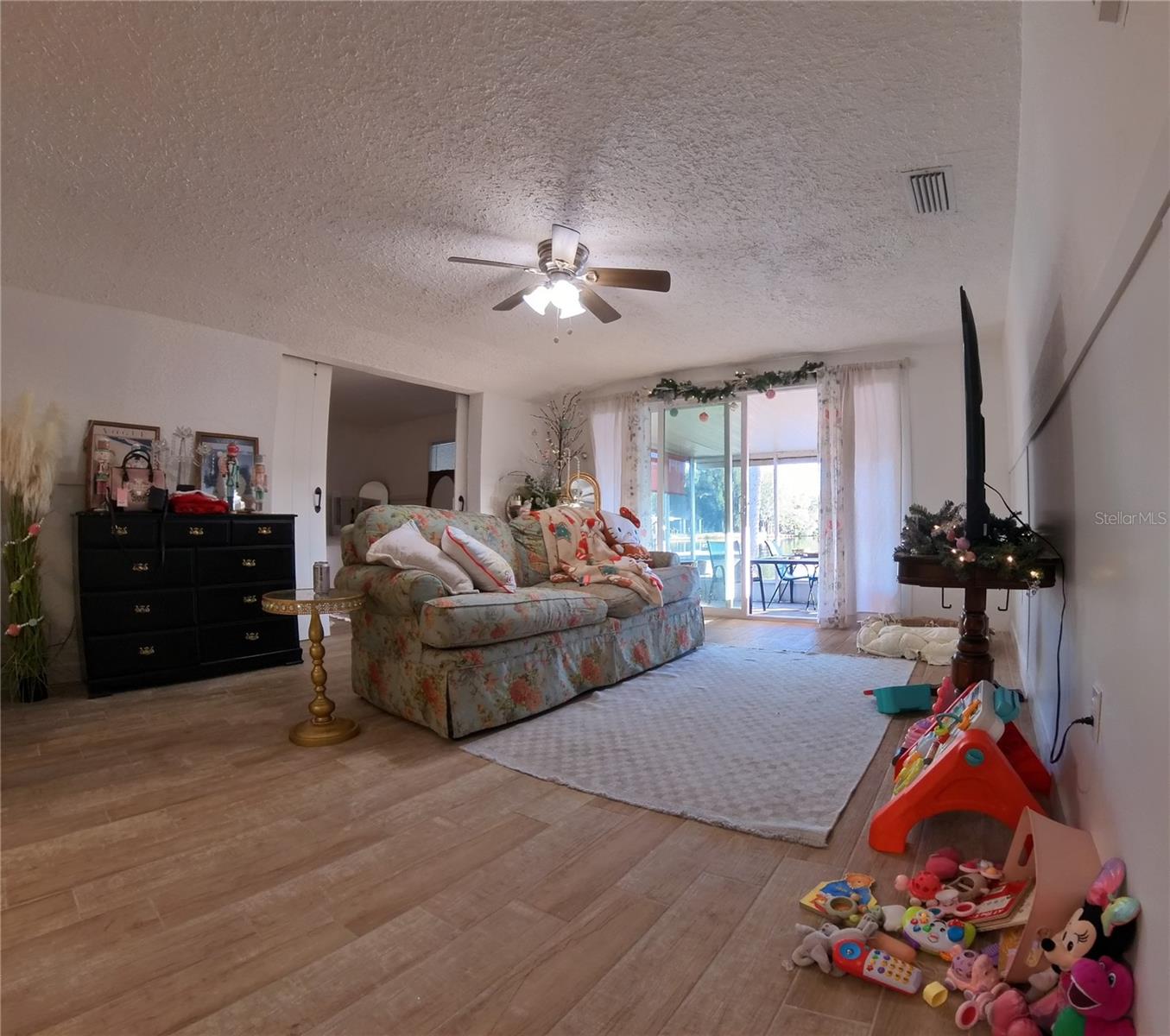 Listing photo id 12 for 3044 Sunset Vista Drive