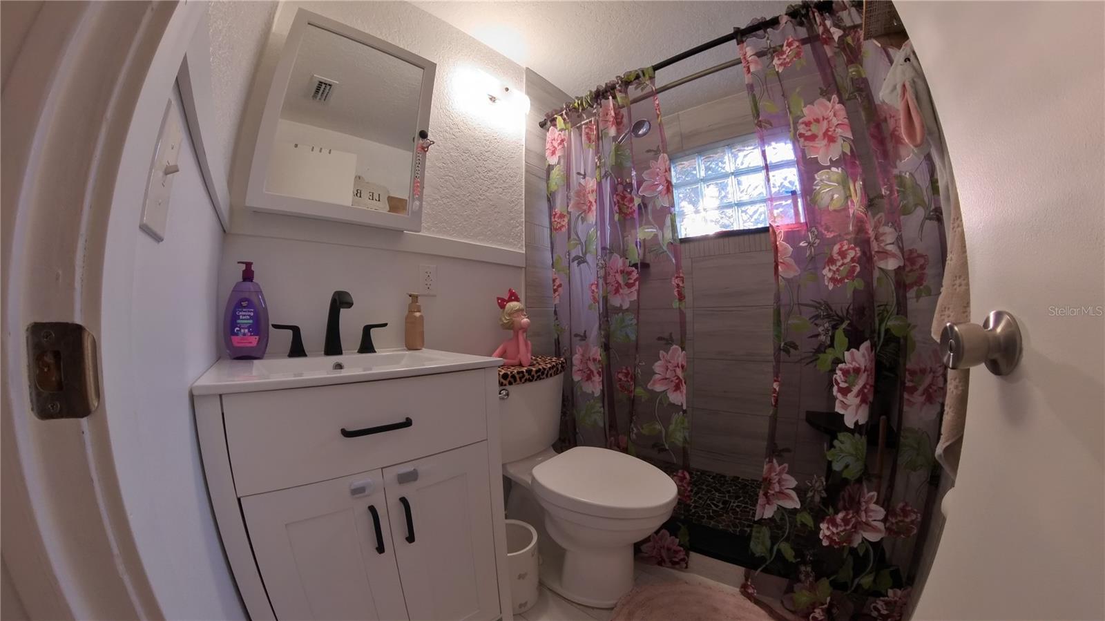 Listing photo id 14 for 3044 Sunset Vista Drive