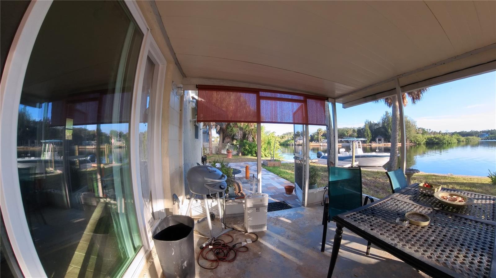 Listing photo id 16 for 3044 Sunset Vista Drive