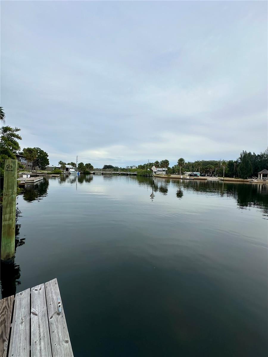 Listing photo id 20 for 3044 Sunset Vista Drive