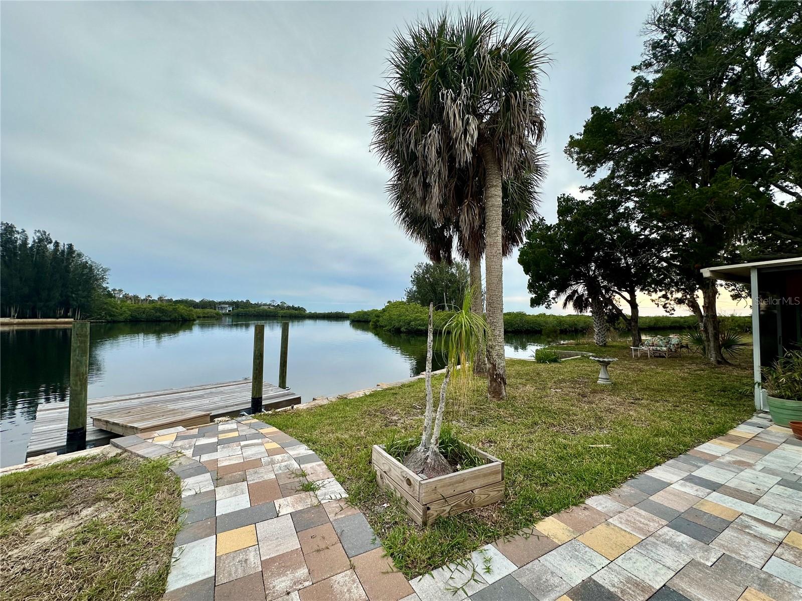 Listing photo id 22 for 3044 Sunset Vista Drive